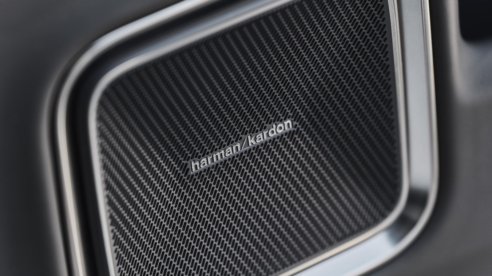 El equipo de sonido Harman Kardon es uno de los elementos estrella del Pack Premium, sólo disponible para la versión Dual Motor del Polestar 4. El equipo de sonido Harman Kardon es uno de los elementos estrella del Pack Premium, sólo disponible para la versión Dual Motor del Polestar 4.