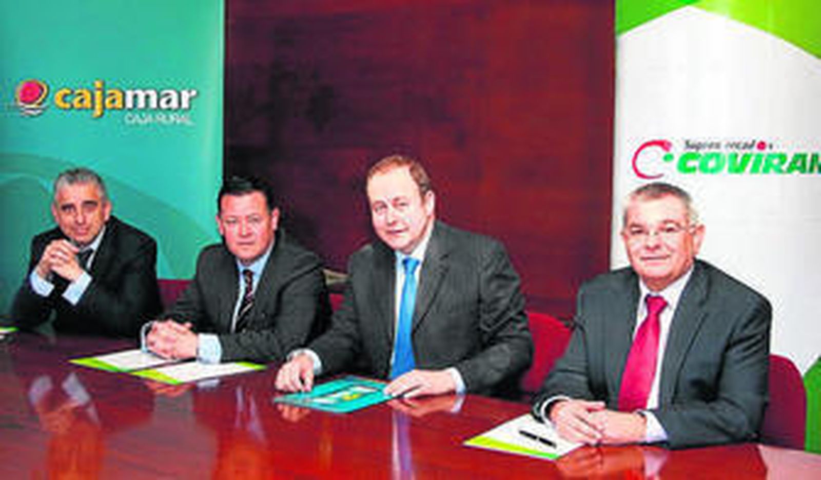 Luis Osuna y Juan Ramón Soto, con Miguel Rodríguez de la Rubia.