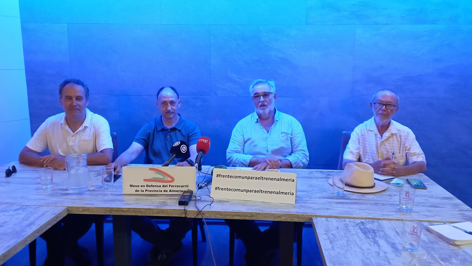 La mesa del Ferrocarril durante la rueda de prensa