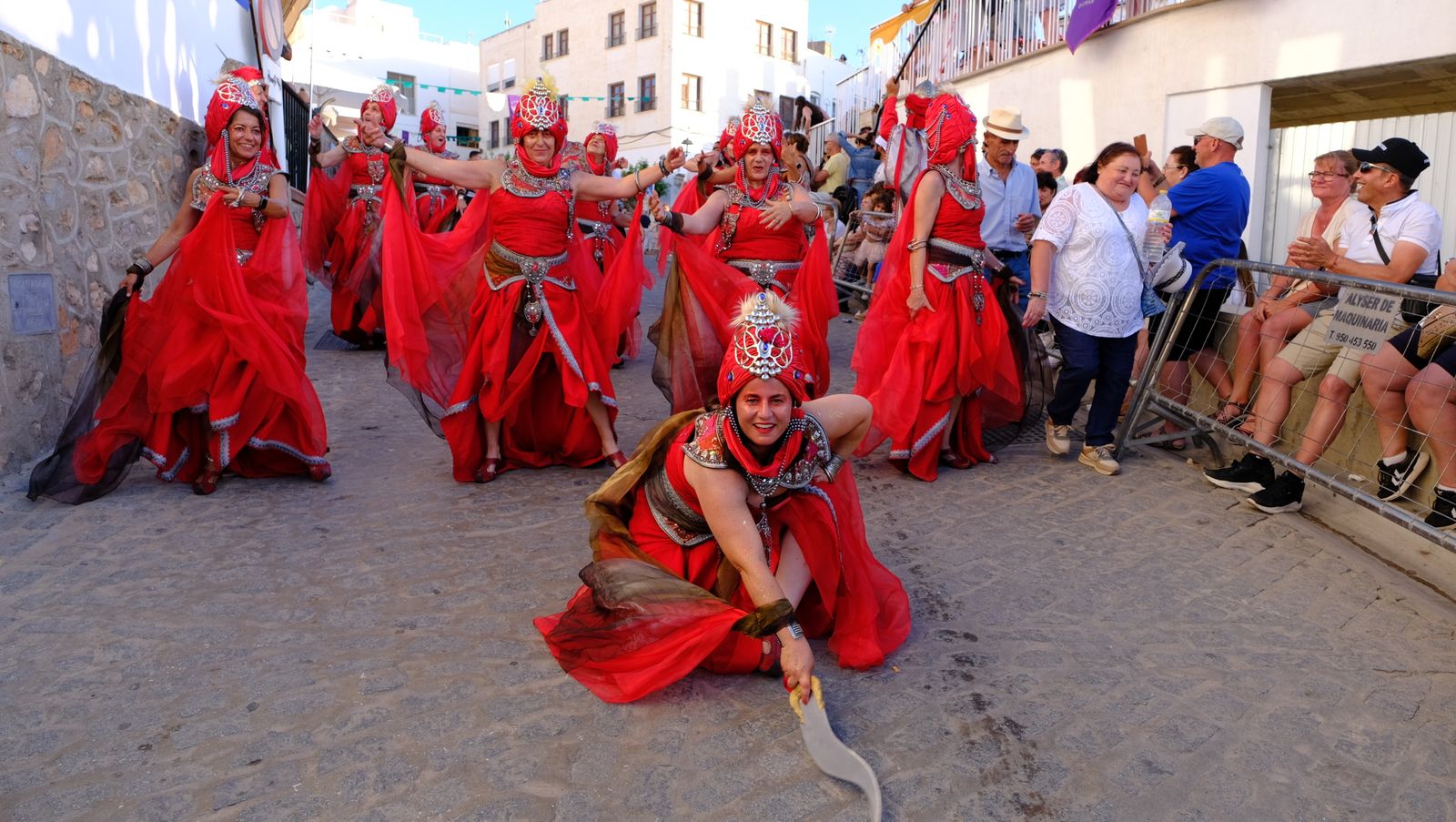 El espectacular desfile de Moros y Cristianos de Mojácar, en imágenes