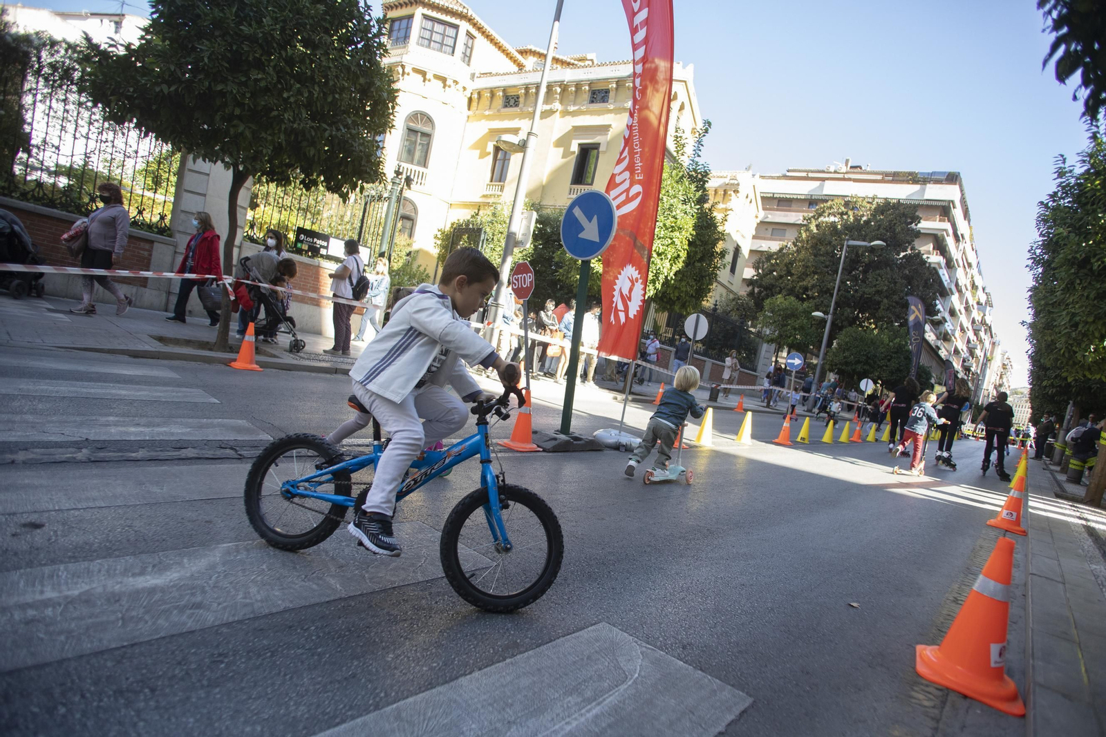 Fotos: La vuelta del Día sin Coche de Granada en imágenes