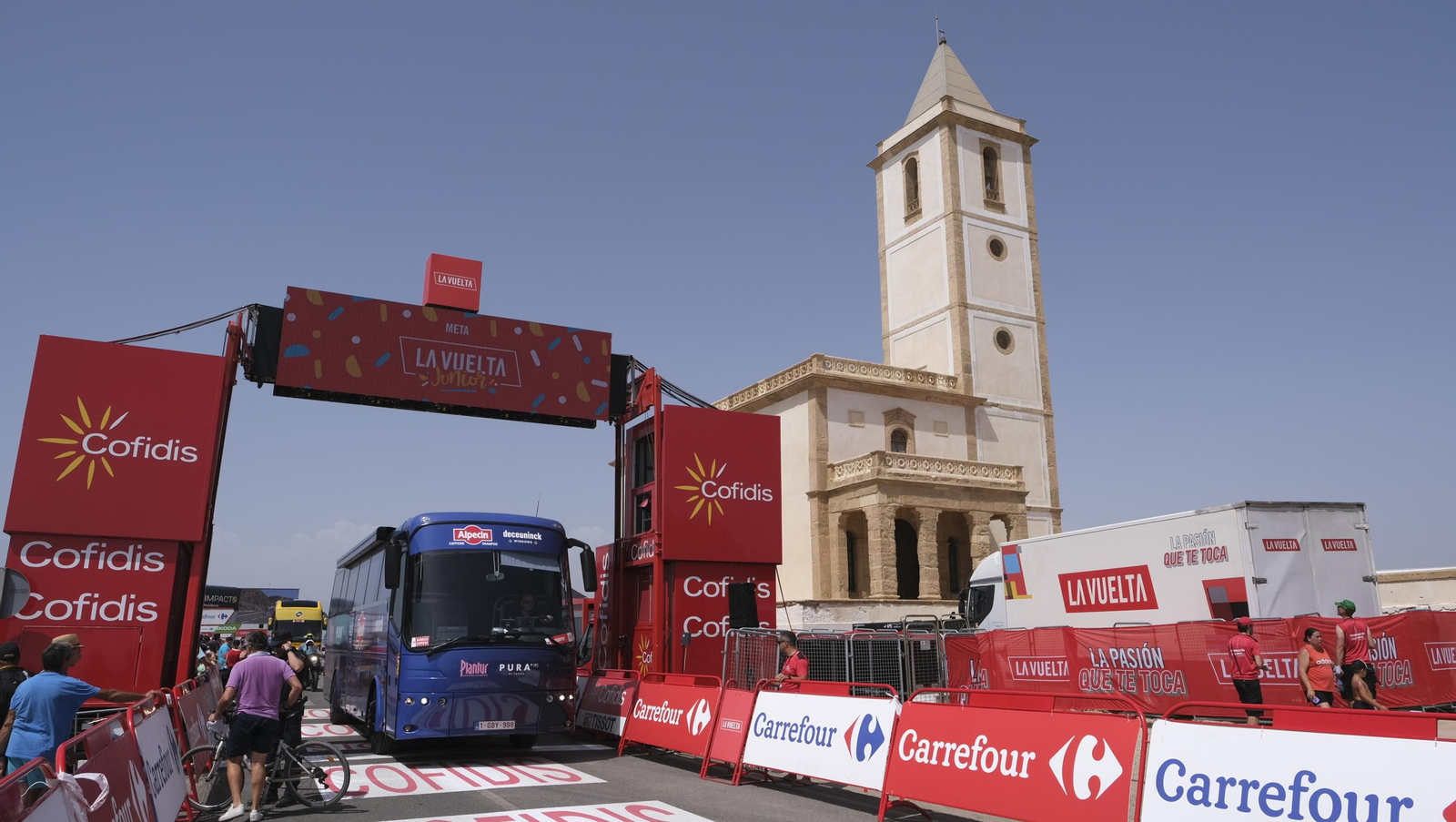 Imágenes de la etapa de la Vuelta a España con llegada en Cabo de Gata, Almería