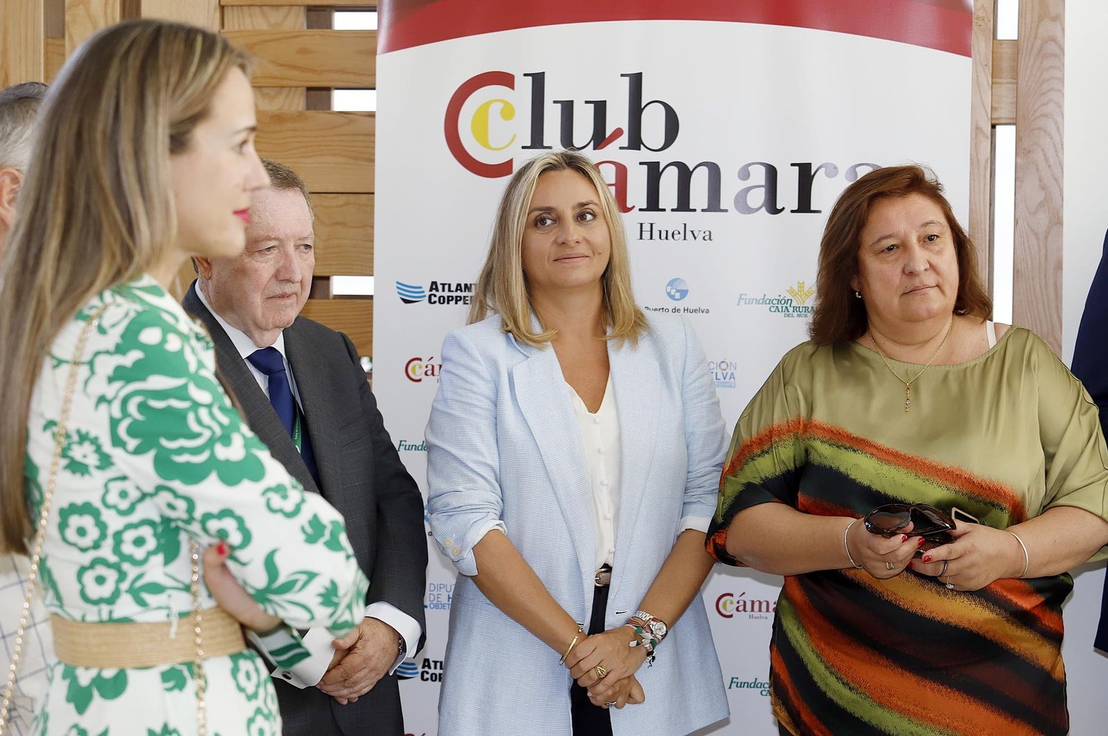 Imágenes de la visita de la consejera Marifrán Carazo a la empresa GTO en Niebla