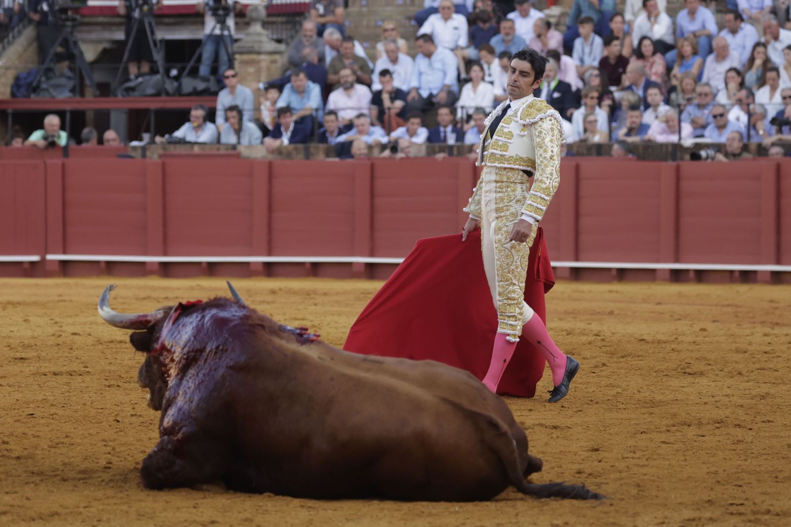 Las Imágenes de la cuarta corrida de abono en la Maestranza de Sevilla