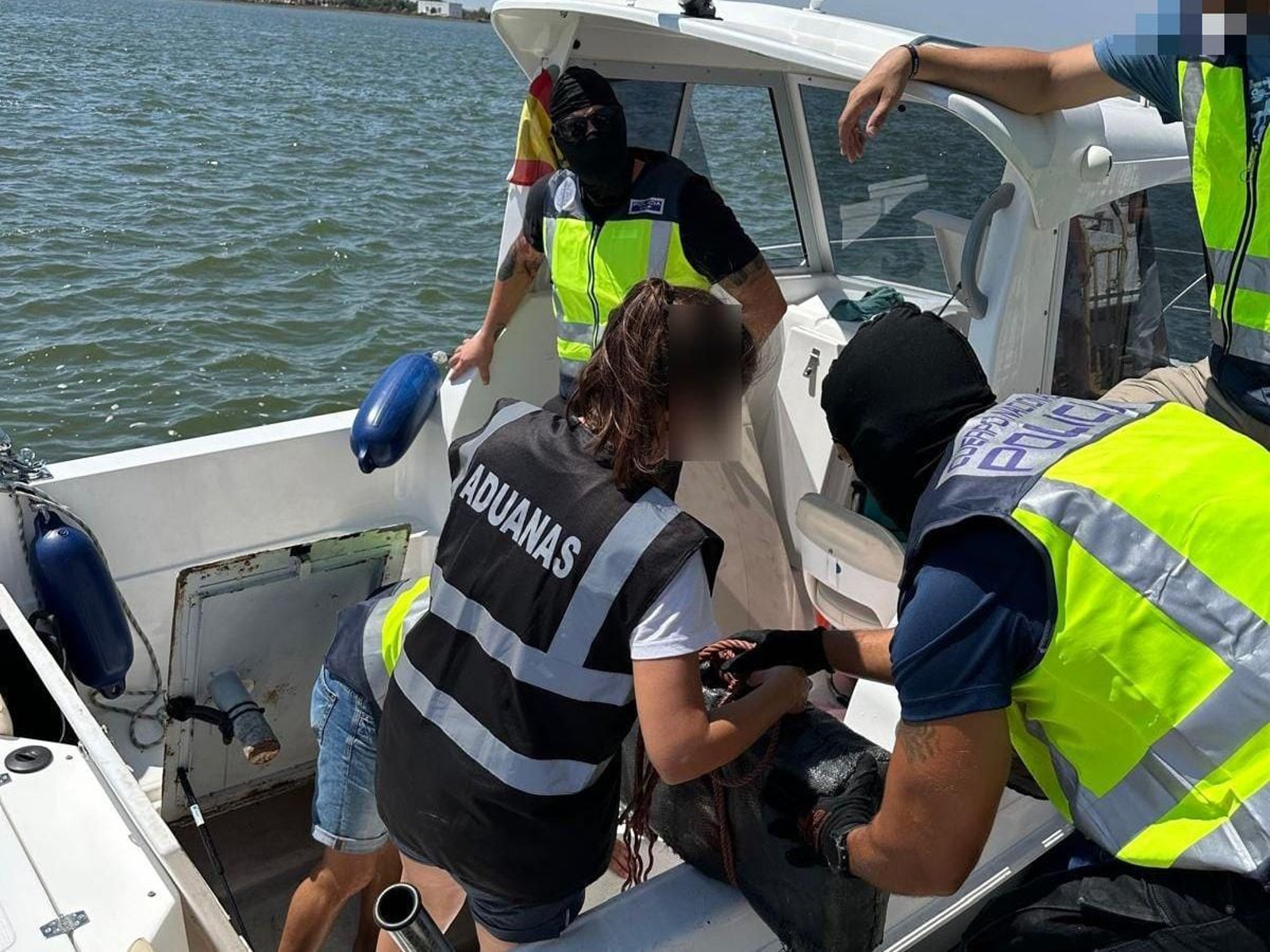 Imagen de una de las últimas operaciones llevadas a cabo contra el narcotráfico en las costas de Huelva