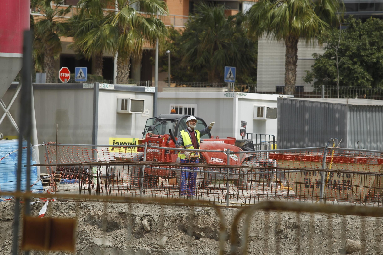 Fotogalería coronavirus a pie de obra en Almería