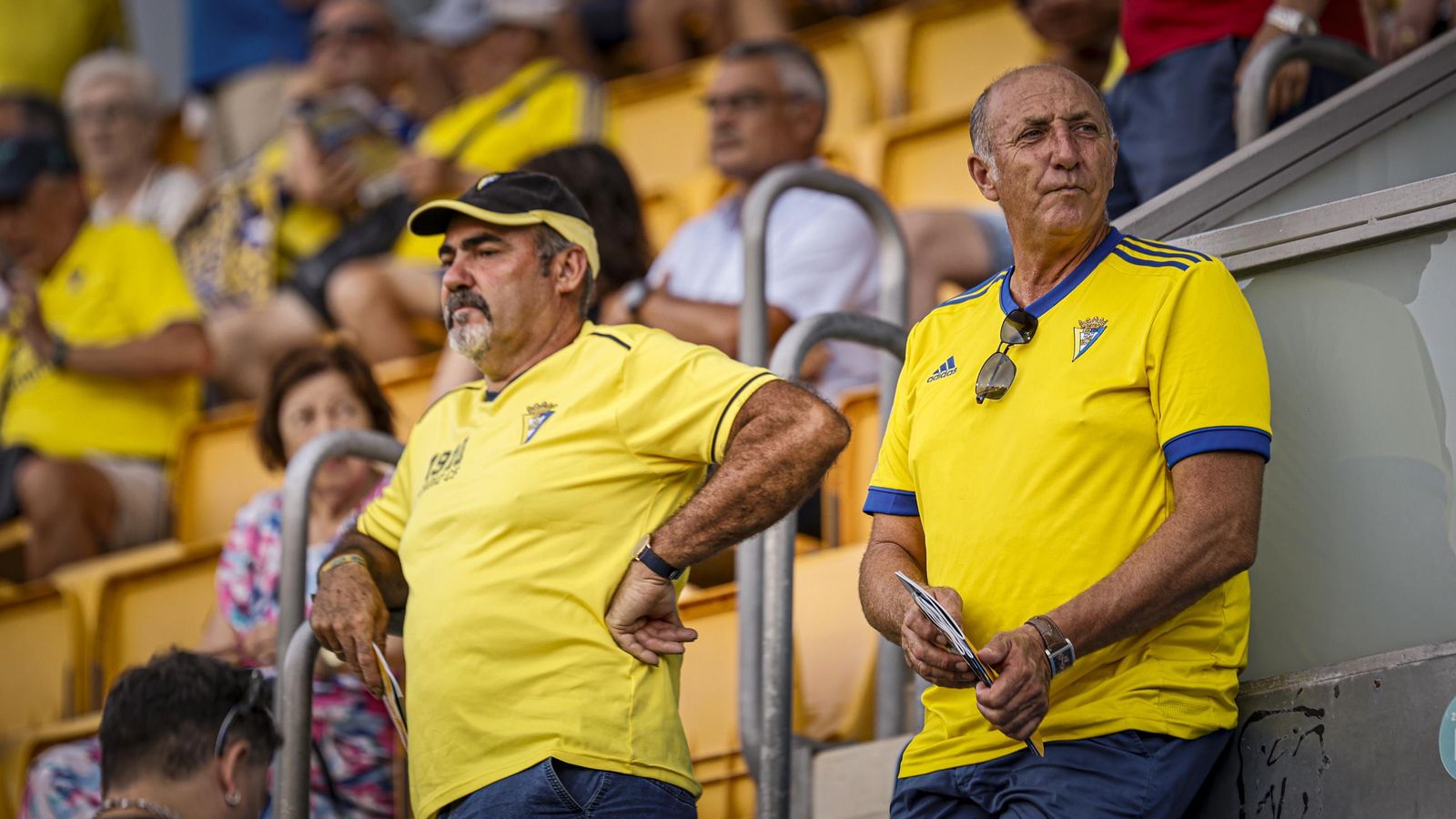 Búscate entre las fotos del partido de fútbol Cádiz CF - CD Tenerife de la Liga Hypermotion
