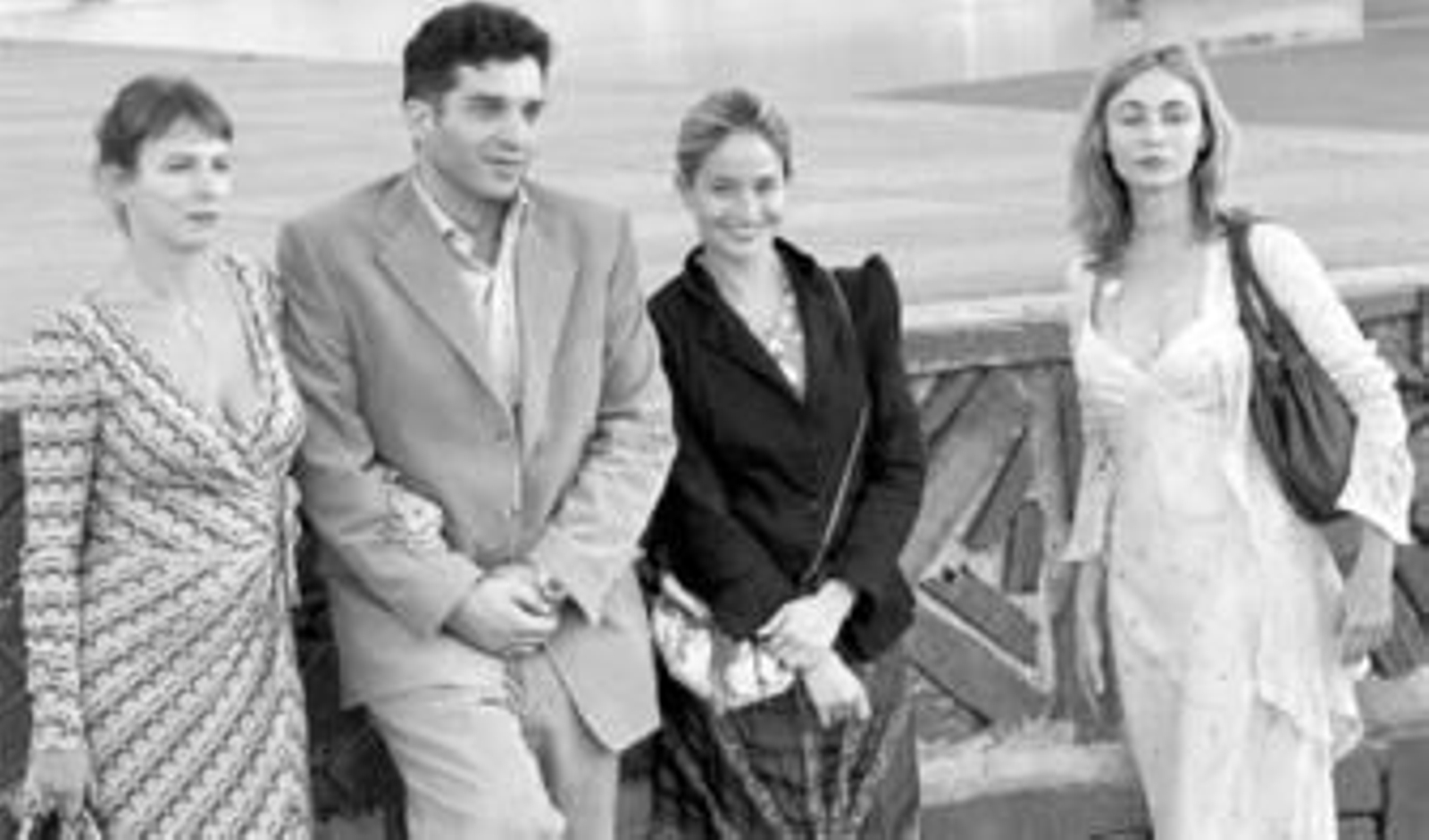 Tanovic y dos actrices del filme, Marie Gillain y Karin Viard.