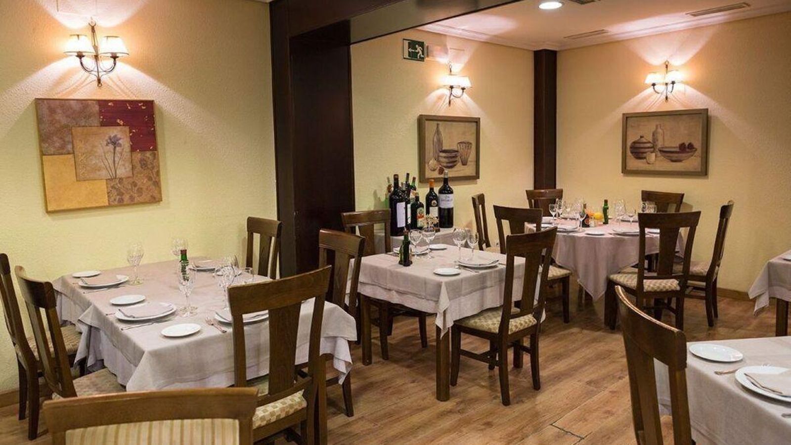 El tostón segoviano es una de las especialidades que más se sirven en los salones de Casa Antonio El tostón segoviano es una de las especialidades que más se sirven en los salones de Casa Antonio