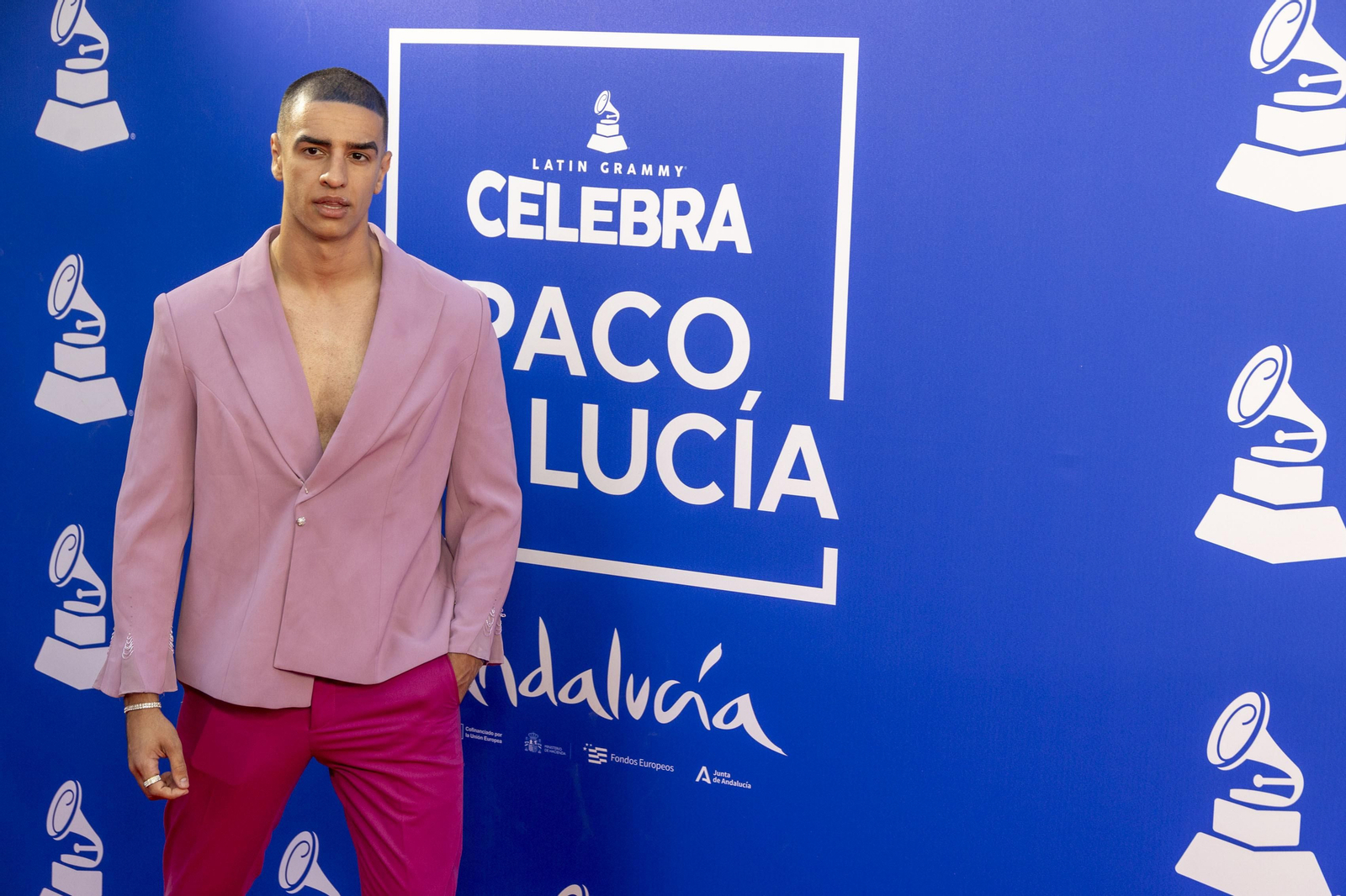 Las imágenes de la alfombra roja en el Falla con el homenaje de los Latin Grammy a Paco de Lucía