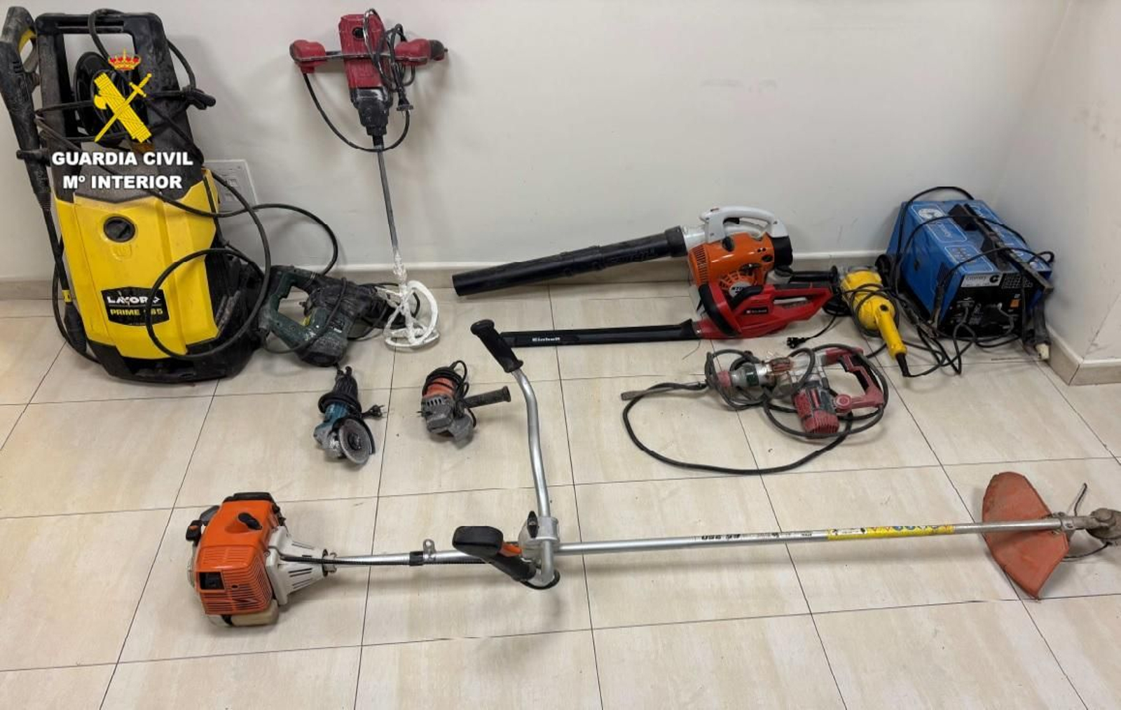 Material recuperado por la Guardia Civil.