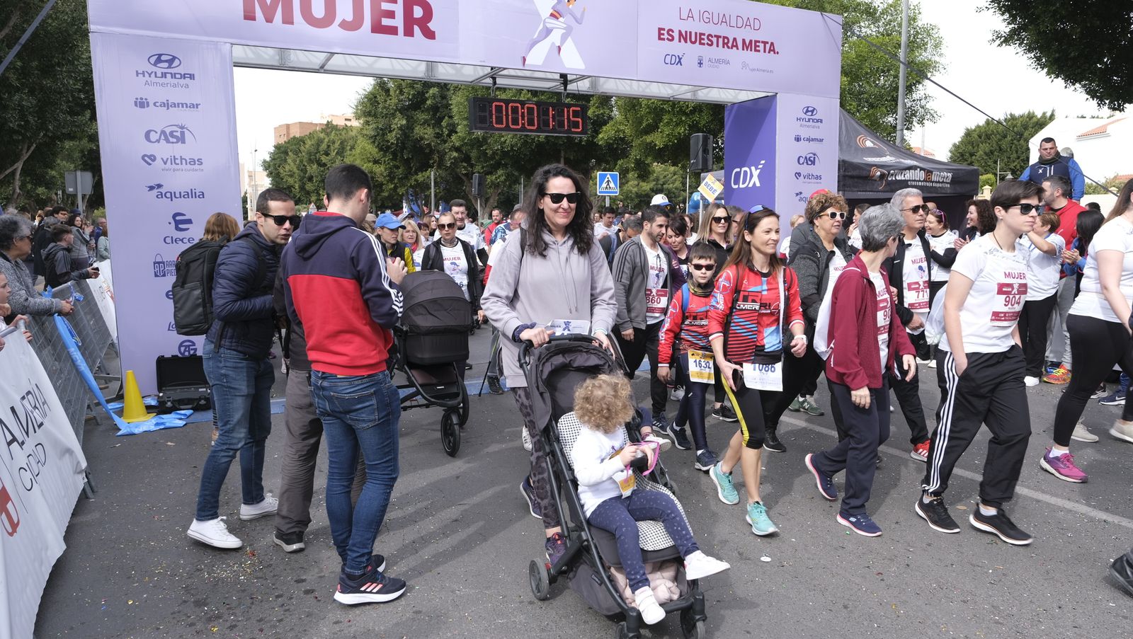 Imágenes de la Carrera de la Mujer 2023 en Almería