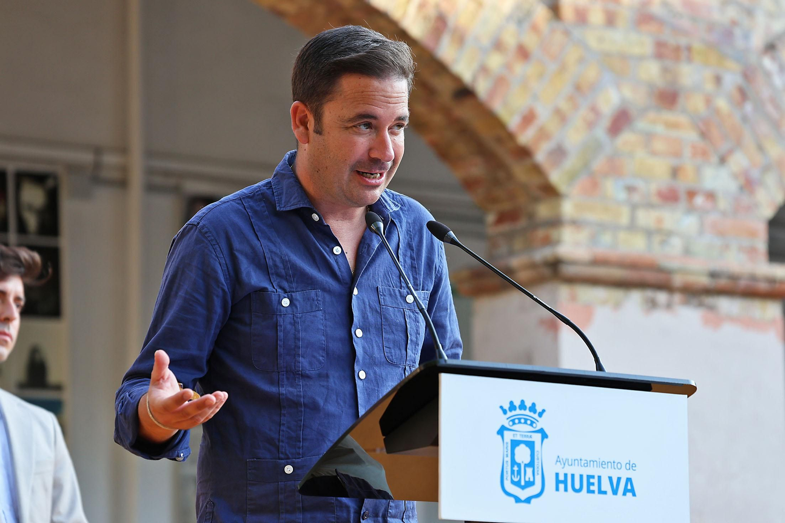 Imágenes del Pregón taurino de las Fiestas Colombinas 2025 a cargo de Luis Carlos Sáenz de la Torre