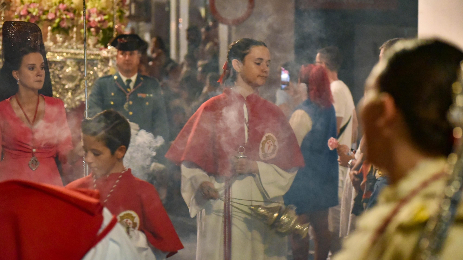 La Magna Mariana de Algeciras por la calle Convento, en imagenes