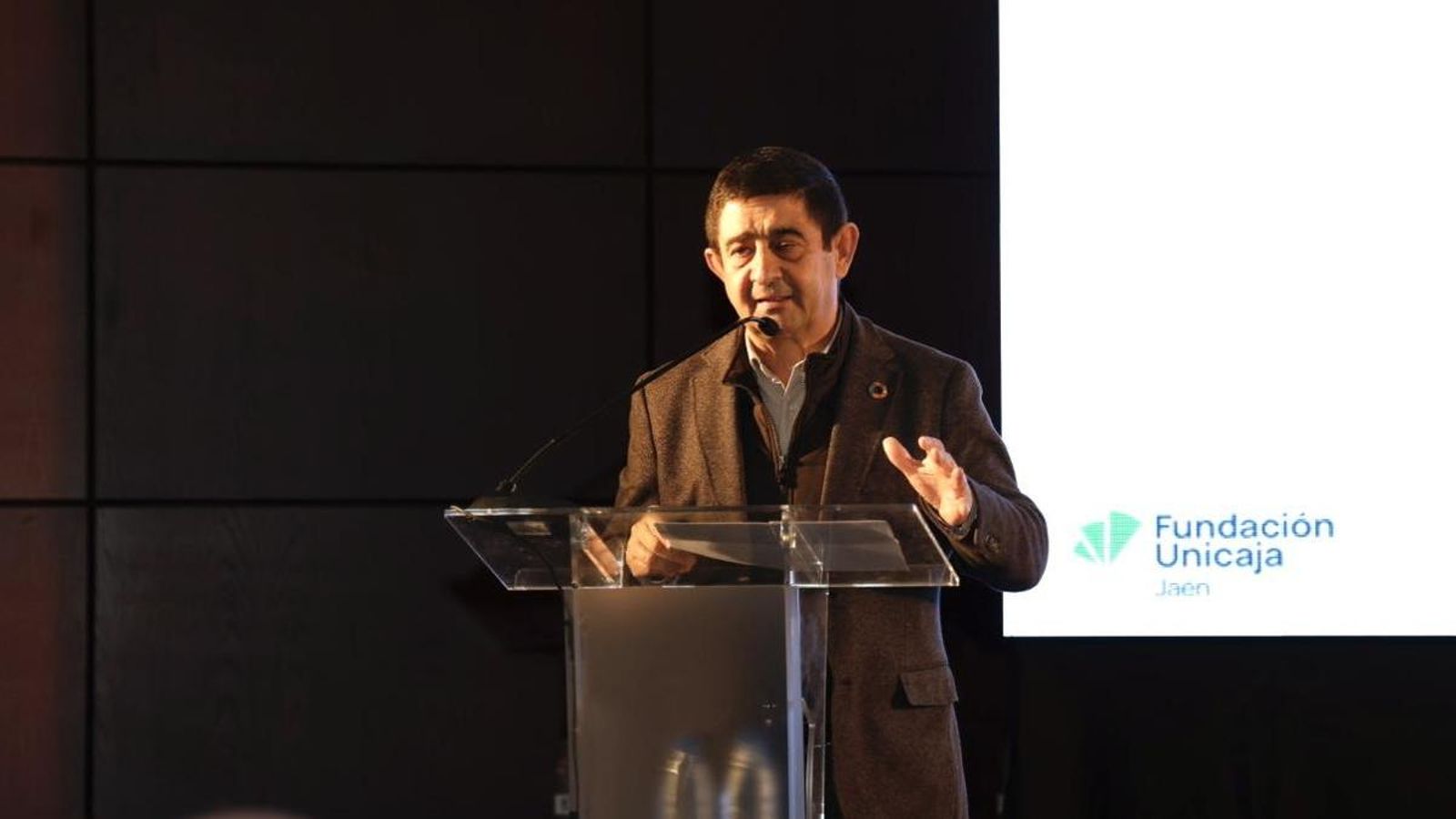 Francisco Reyes durante su intervención en el III Encuentro provincial de Jaén por Industria.