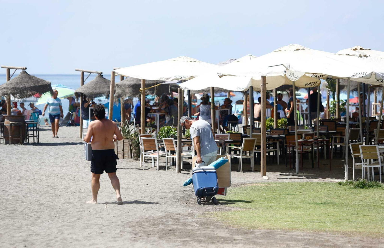 Último domingo de agosto en las playas de Málaga (fotos)