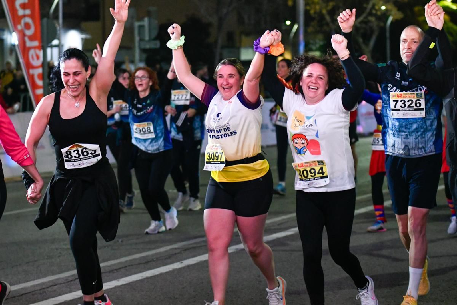 En imágenes: búscate en tu llegada a meta de la Carrera de San Antón 2025 (12)
