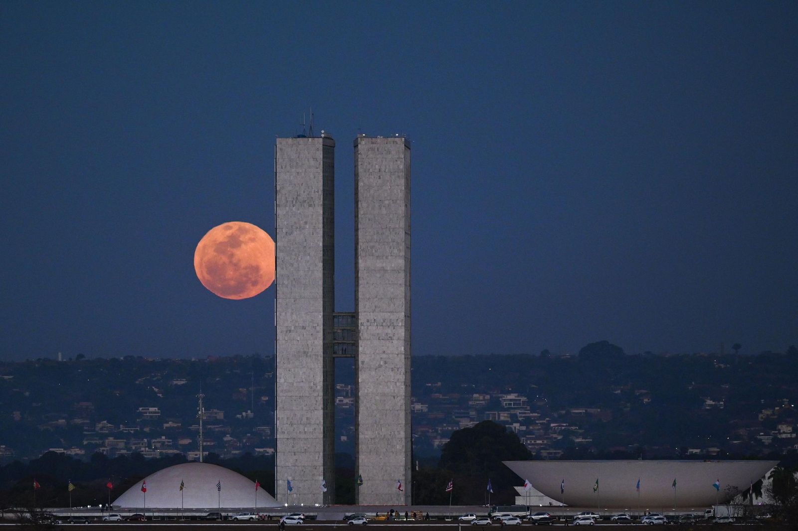La Superluna azul captada en diferentes partes del planeta: un disfrute visual de la Luna del Esturión