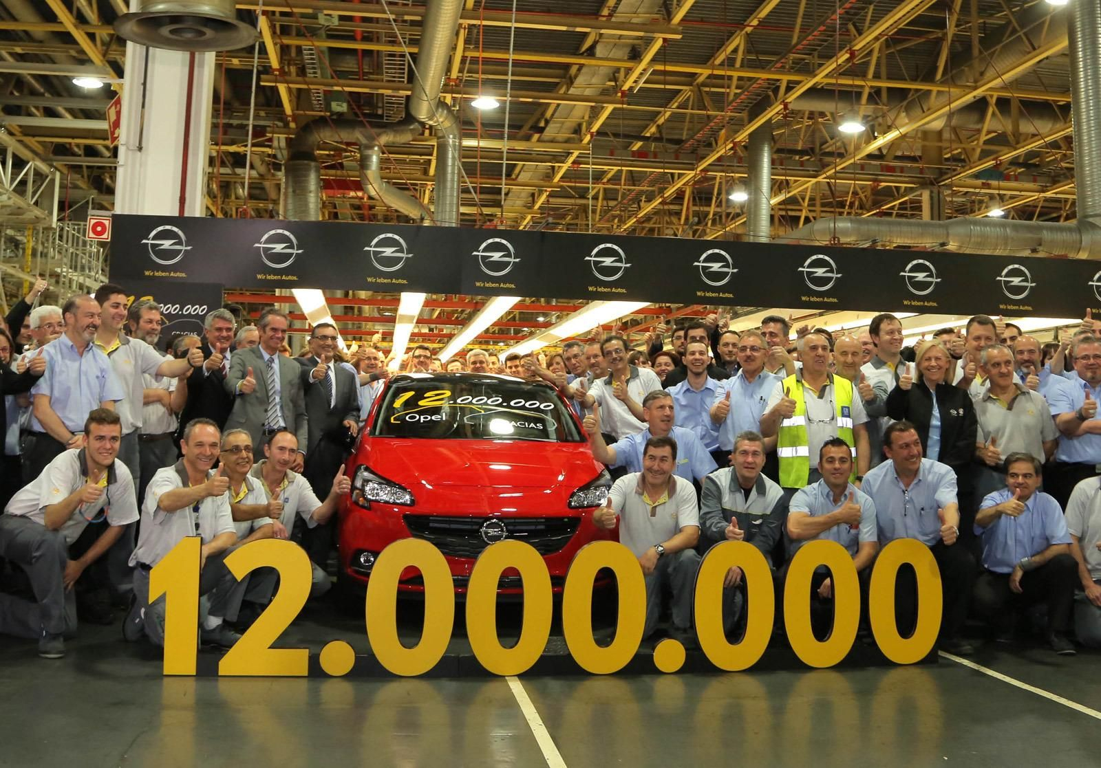 Últimas horas para lograr que el Opel Corsa se quede en Zaragoza