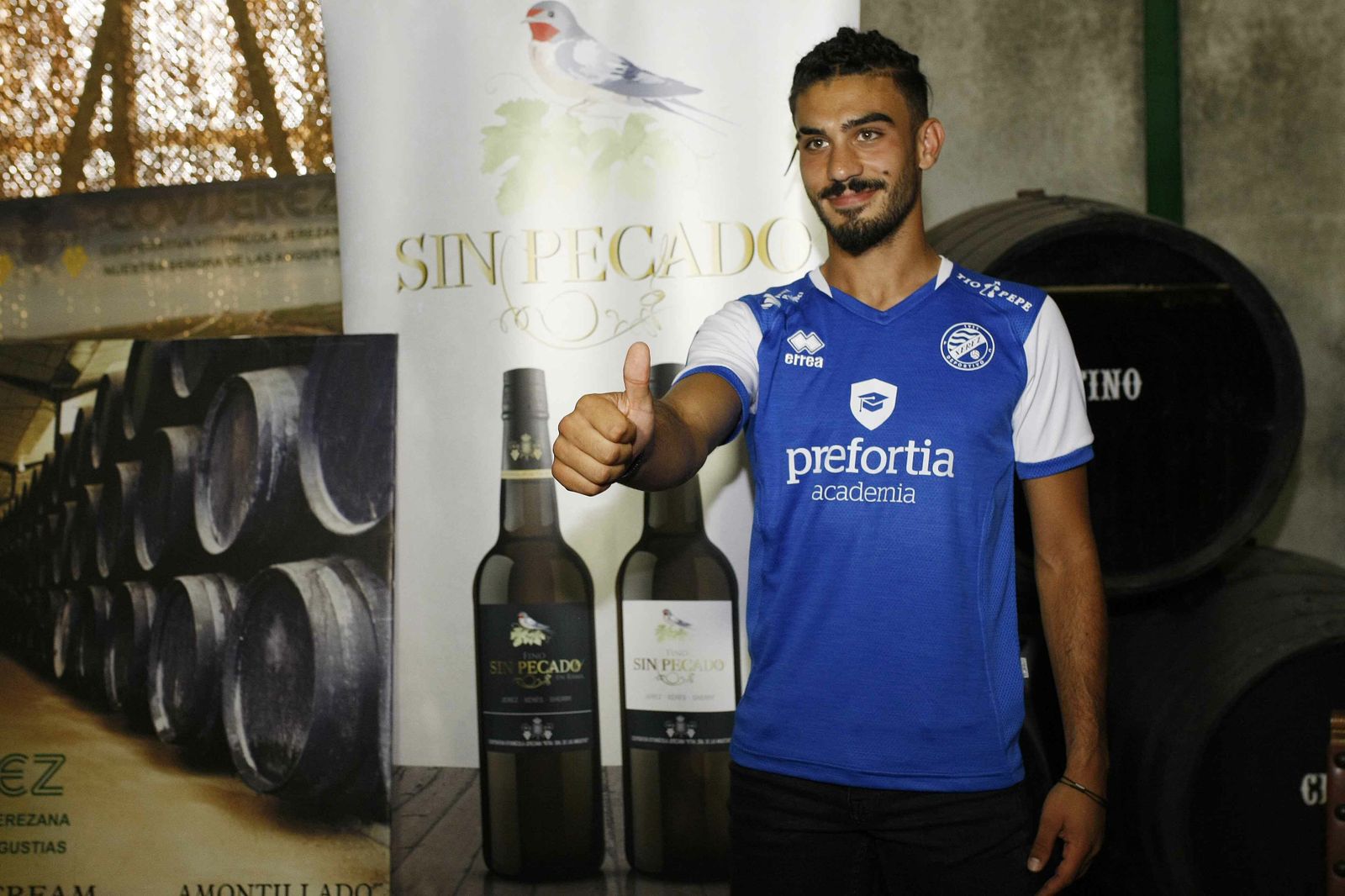 Cristian Toboso, en las instalaciones de la Cooperativa Las Angustias durante su presentación.