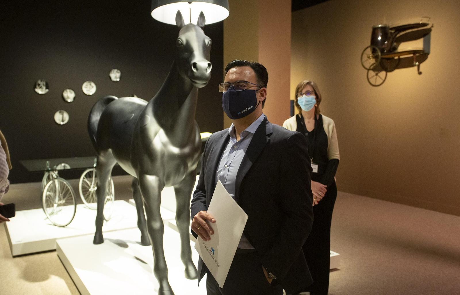 Las imágenes de la exposición 'Objetos de deseo. Surrealismo y diseño'.