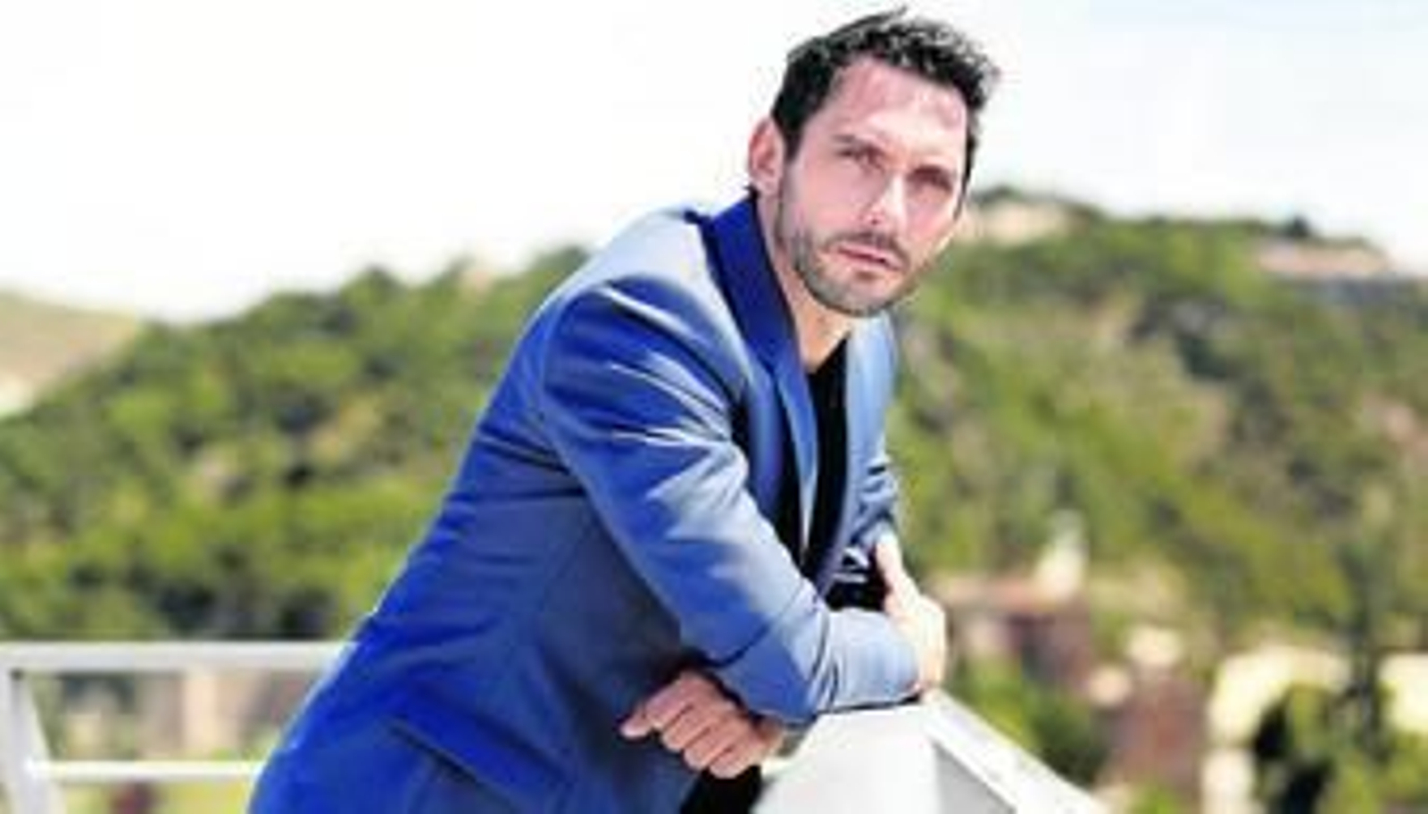 Paco León (Sevilla, 1974), uno de los intérpretes con mayor reconocimiento popular en España, posa para una entrevista.