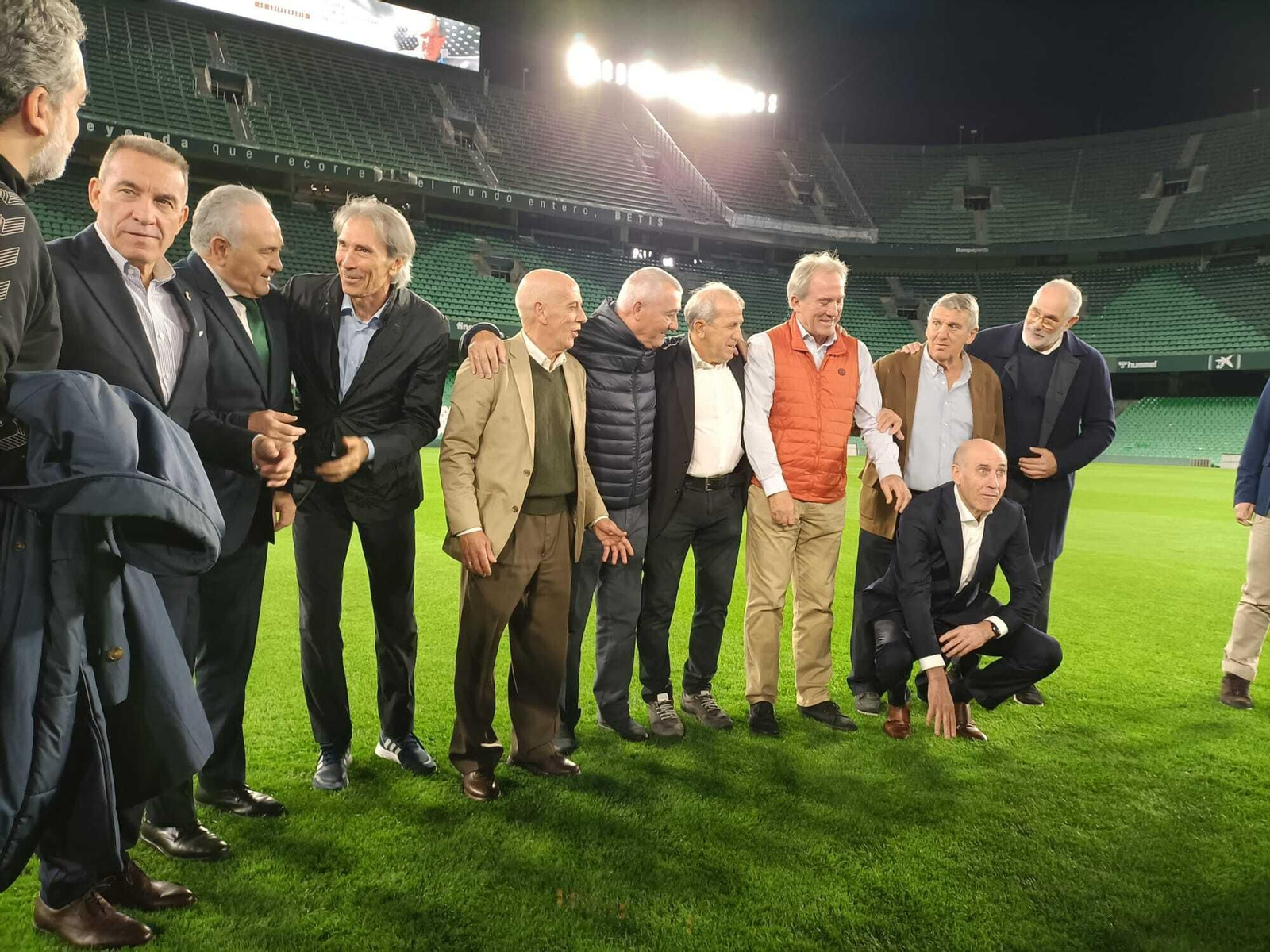 Las fotos de los héroes del 12-1 a Malta en el Benito Villamarín