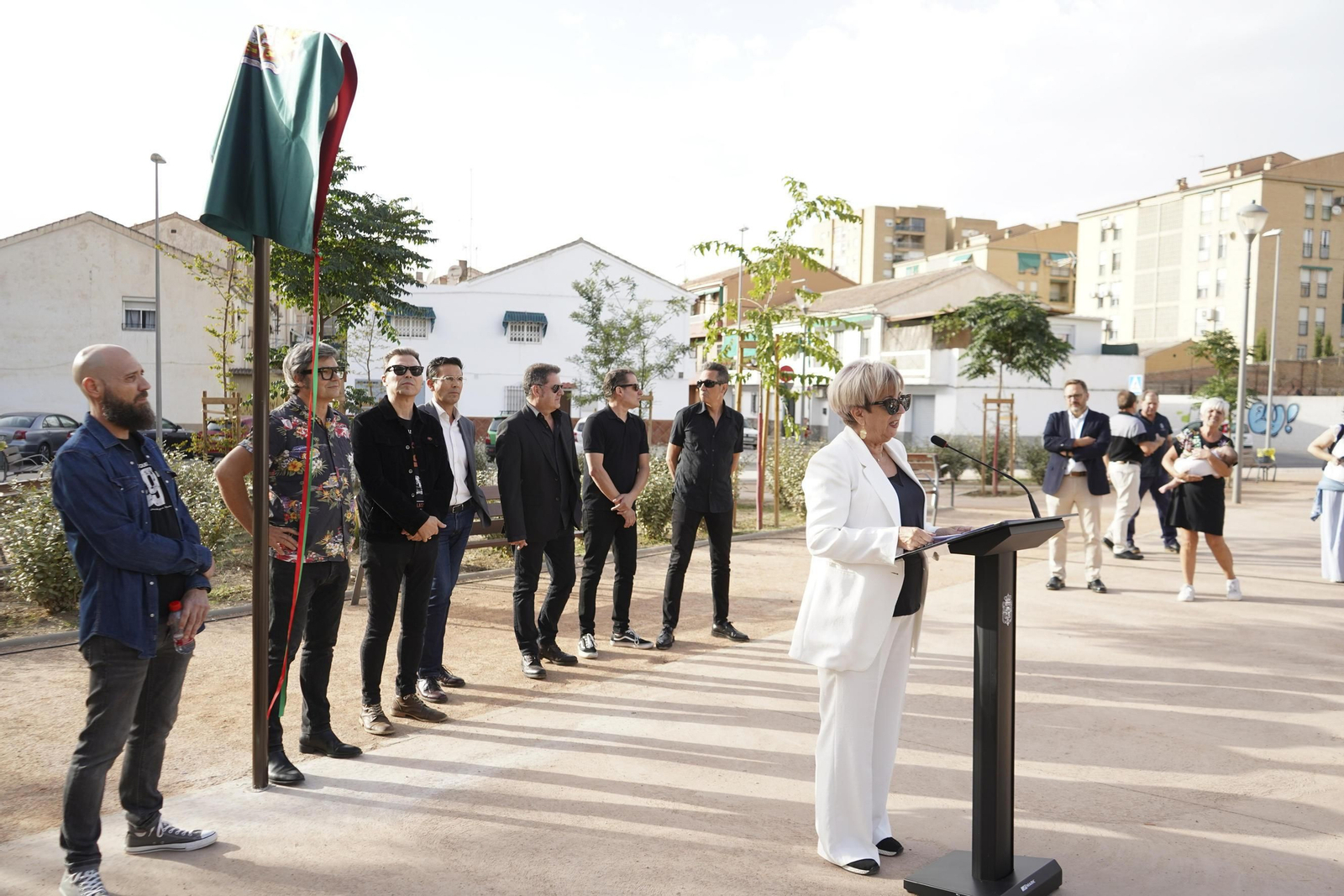 Granada homenajea a 091, seña de identidad del rock, dedicándole un parque
