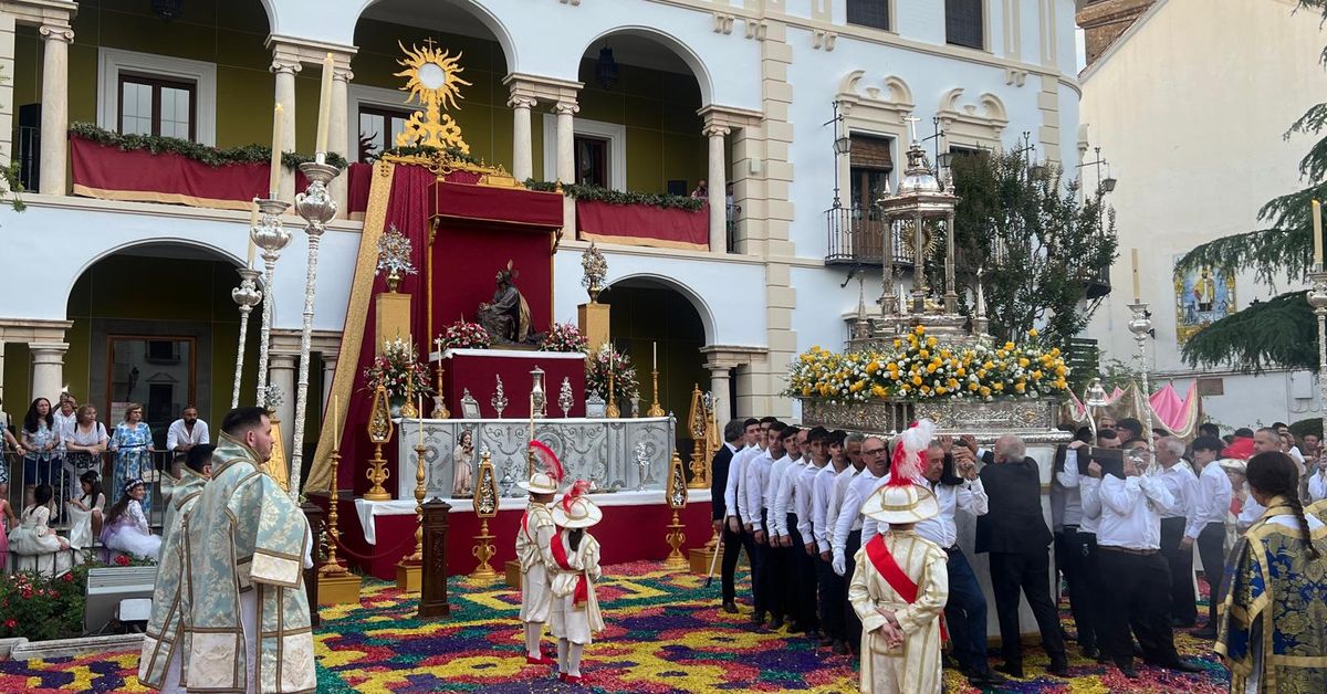 Las mejores imágenes de un Corpus Christi muy especial en Priego de Córdoba