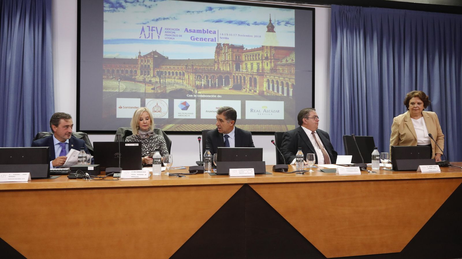Asamblea de la Asociación Francisco de Vitoria en Sevilla