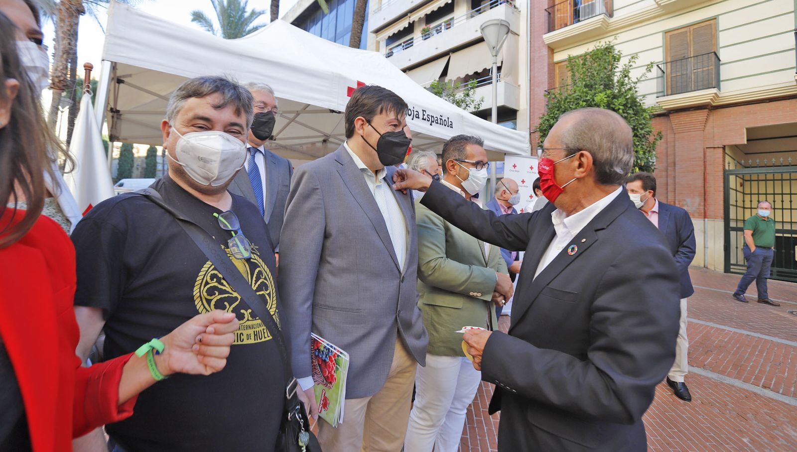 Imágenes del Día de la Banderita de Cruz Roja en Huelva