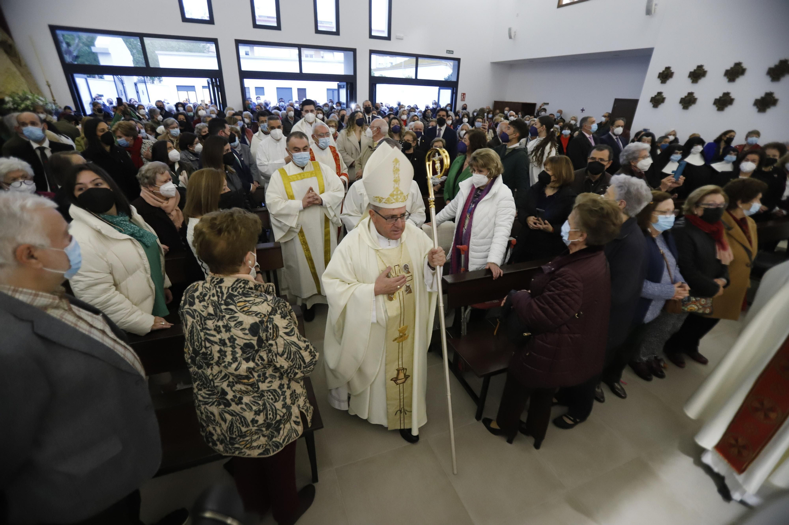 Imágenes de la consagración de la parroquia Cristo Sacerdote
