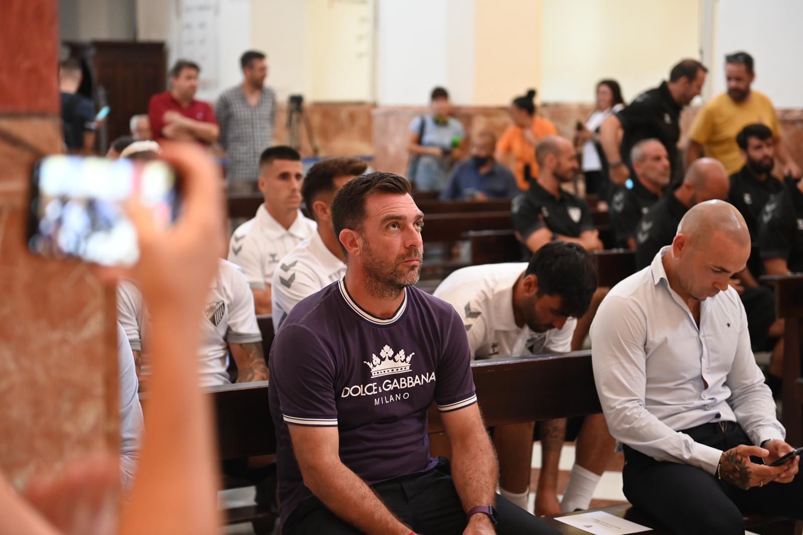 La ofrenda floral del Málaga CF a la Divina Pastora, en fotos