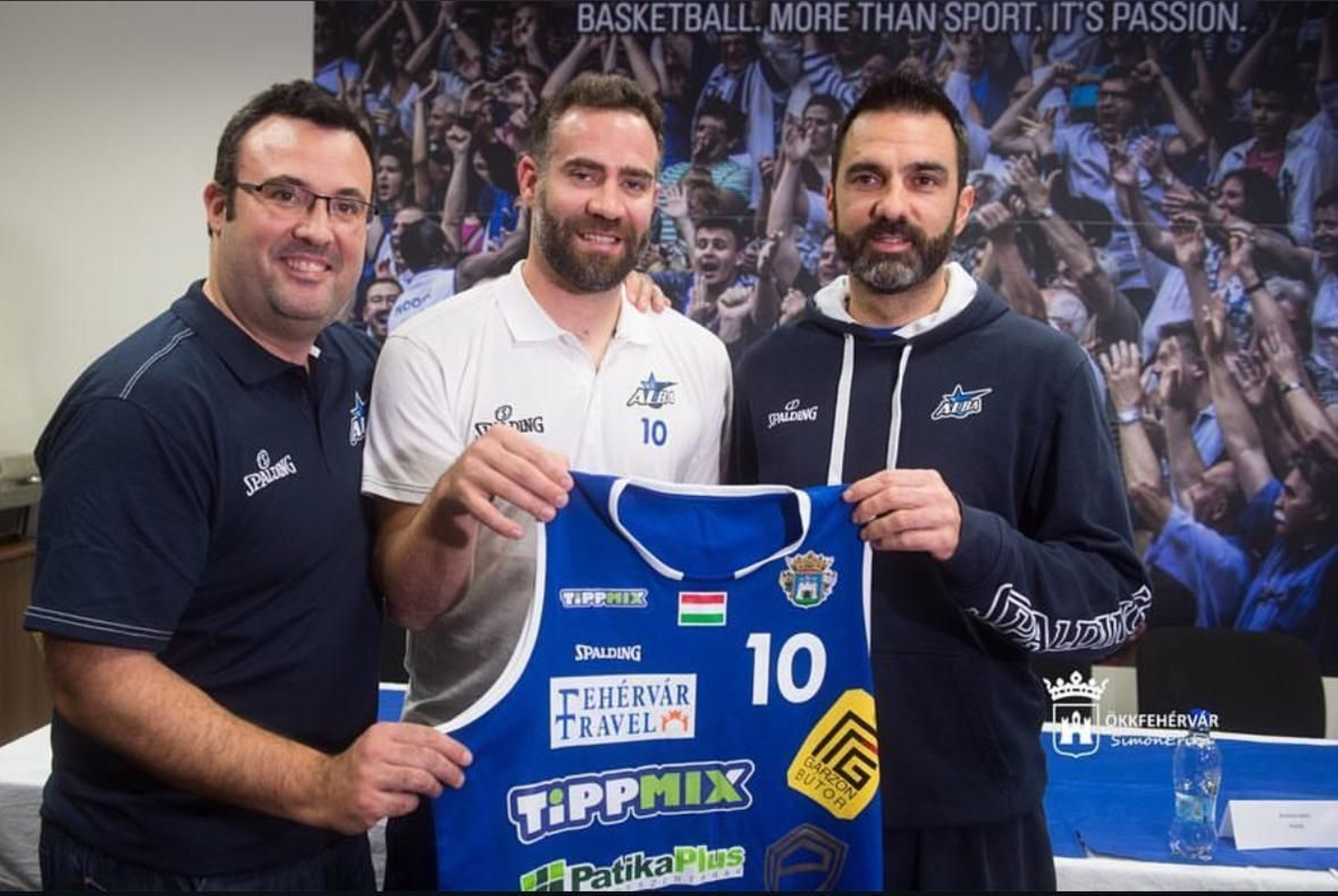 Carlos Cabezas y Jesus Ramírez, a la derecha, en el Alba Fehervar de Hungría. Carlos Cabezas y Jesus Ramírez, a la derecha, en el Alba Fehervar de Hungría.