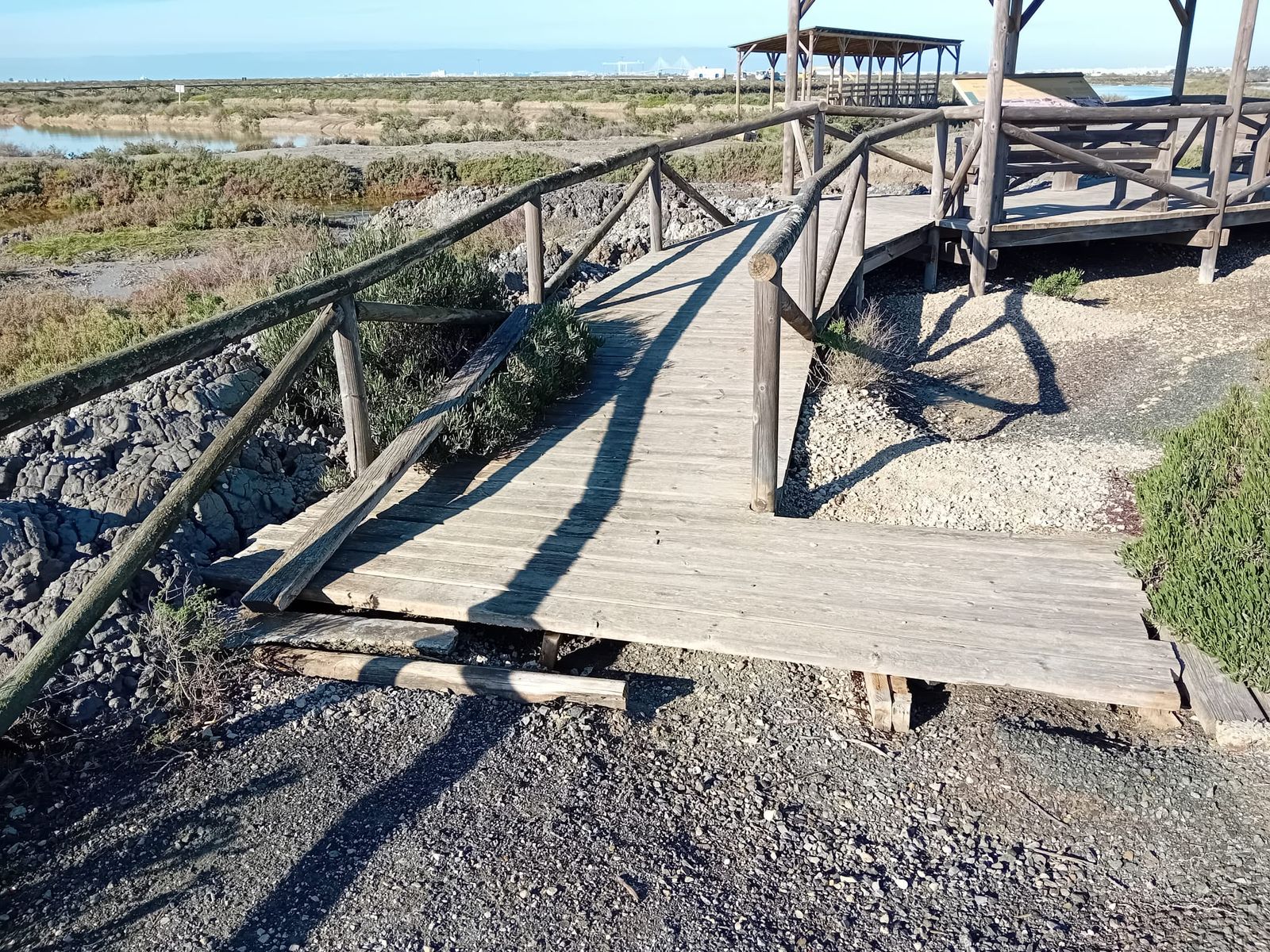 Deteriorado acceso a La Esperanza