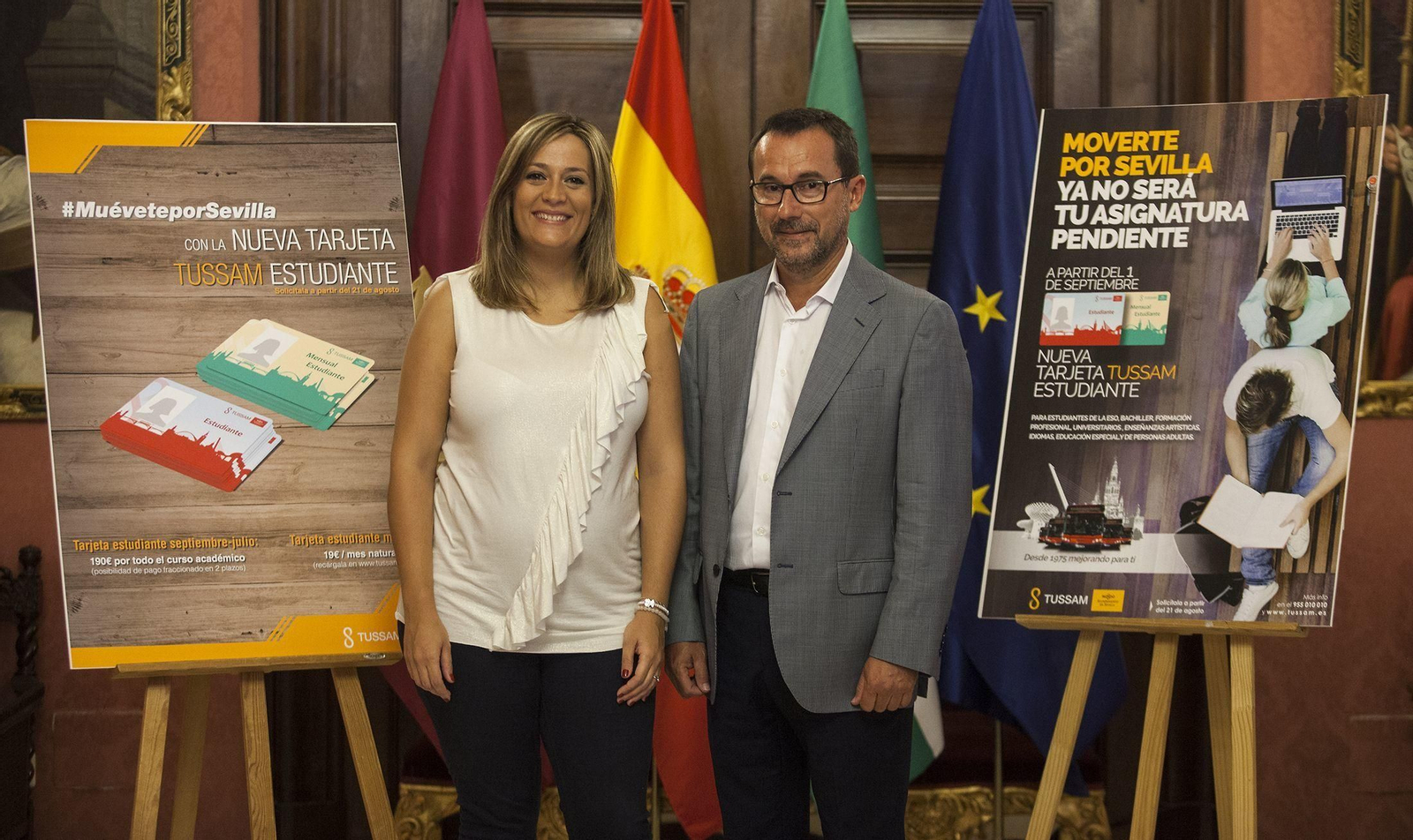 La concejal Myriam Díaz y el gerente de Tussam, Rubén García.