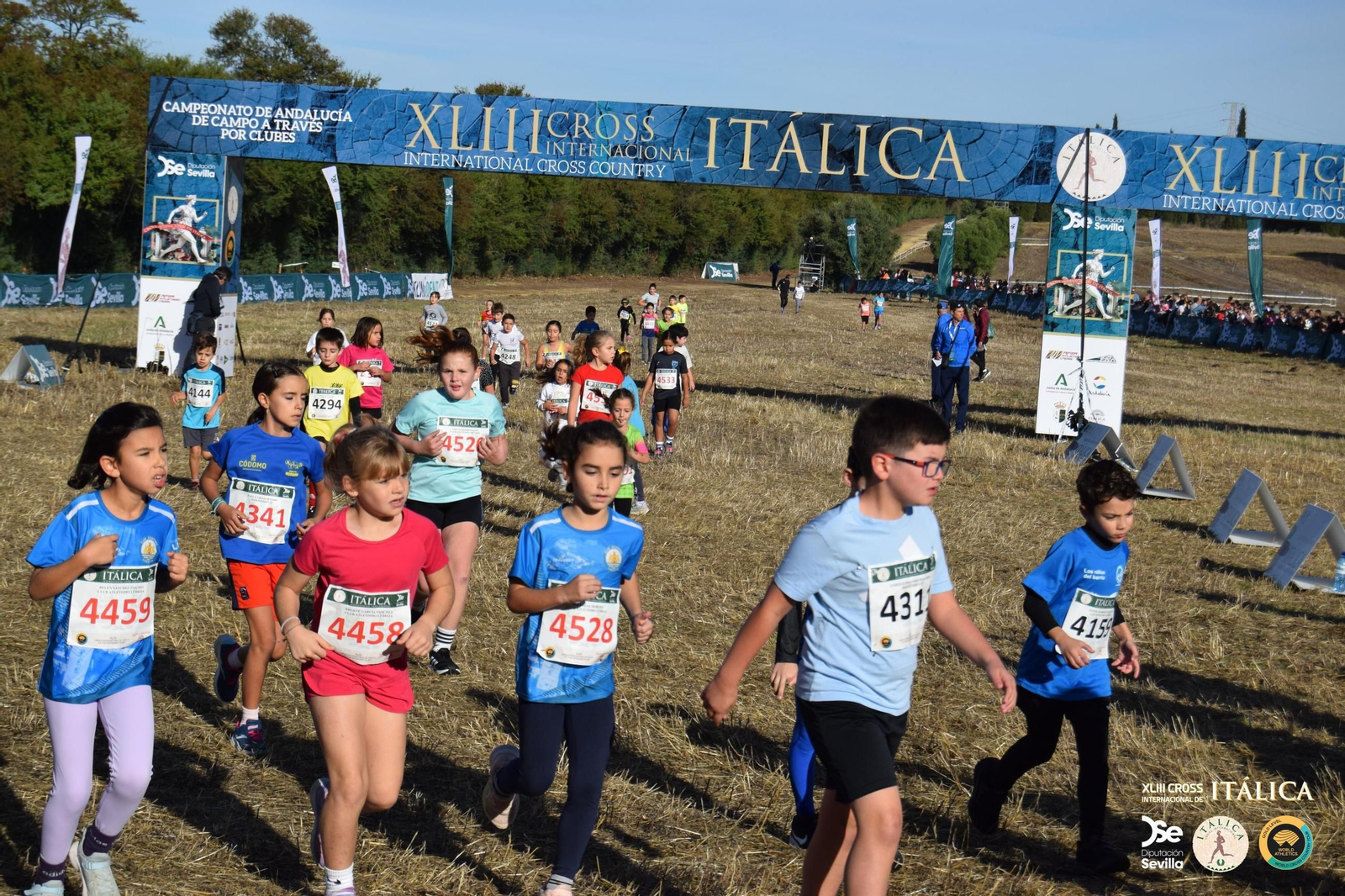 Búscate en las fotos del Cross de Itálica 2025 | 9