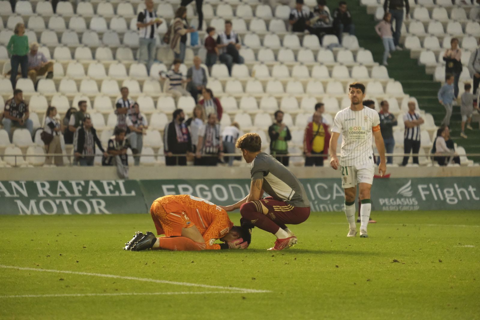 Las mejores fotos del ambiente en El Arcángel en el Córdoba CF - Badajoz