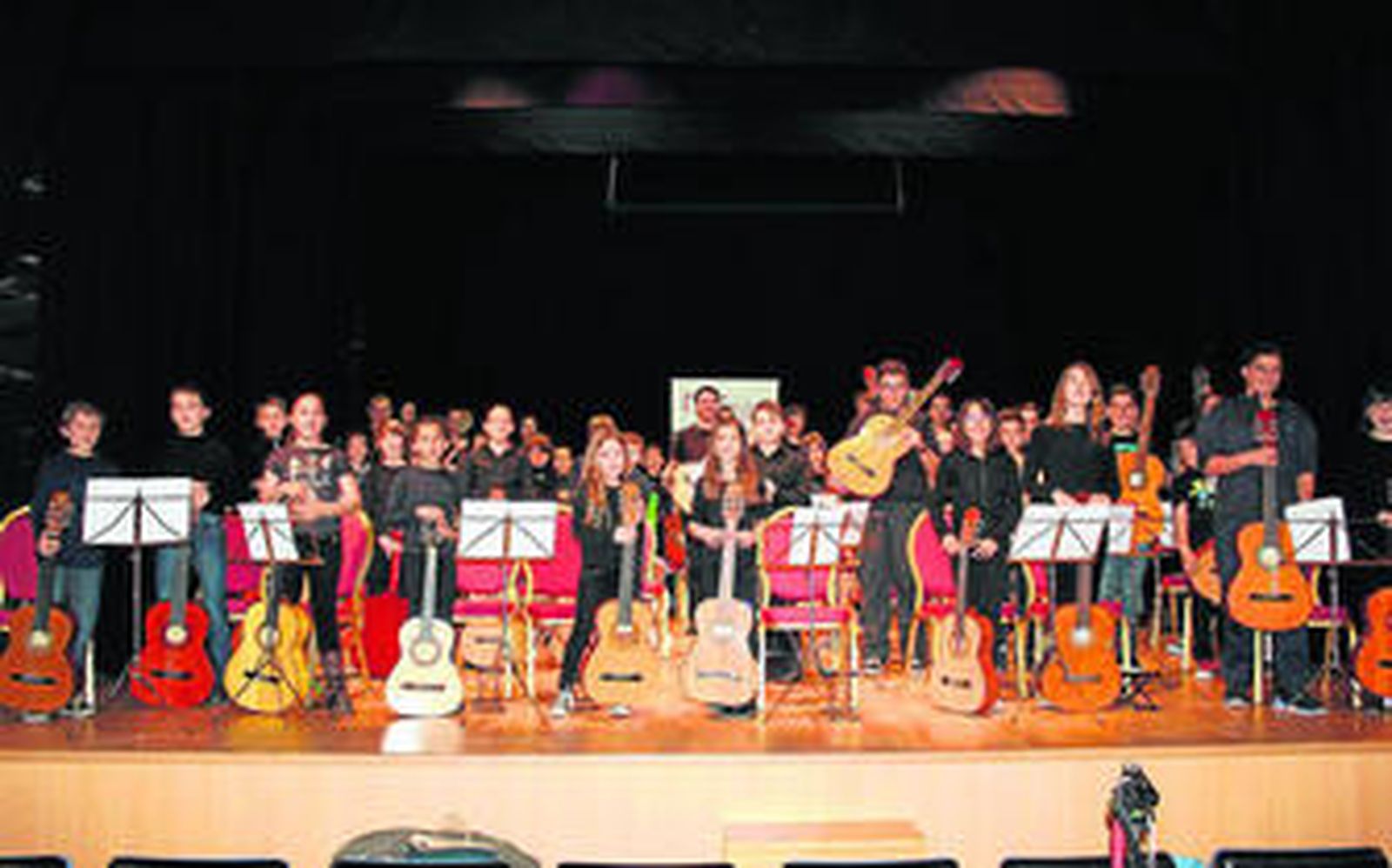 Componentes de la Joven Orquesta el día que grabaron el vídeo de promoción de la nueva formación.