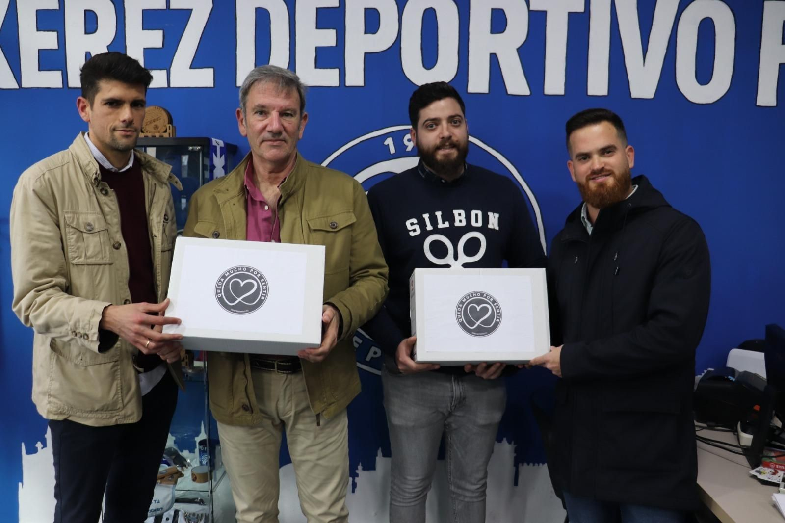 Sebastián Alonso, junto a José Luis Durán, Fran Lema y Fernando Gómez, con los avales.