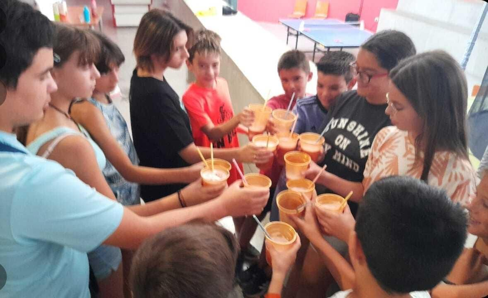Los más pequeños de Montefrío participan en un taller de cócteles sin alcohol