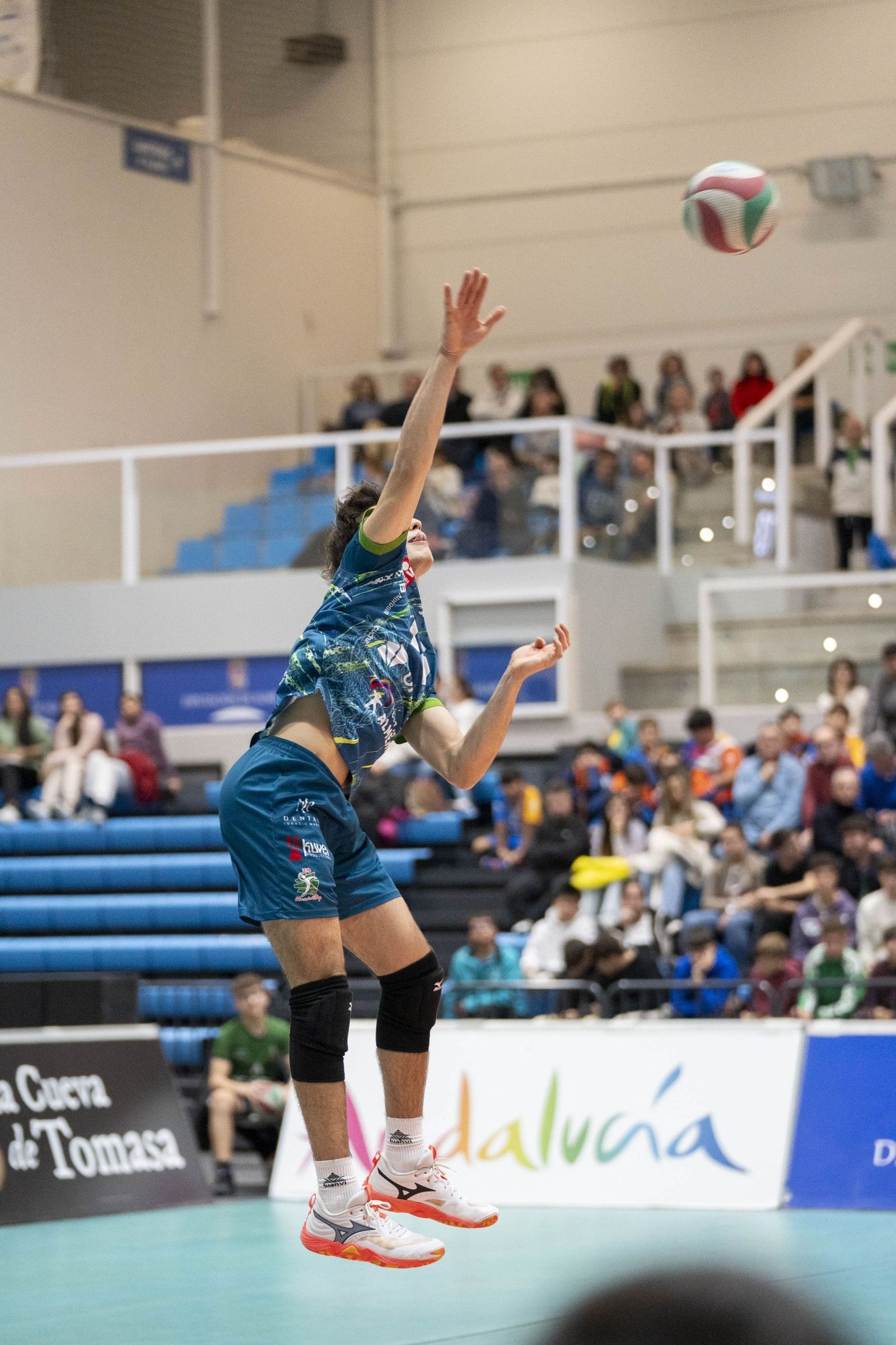 Las imágenes del partido entre Unicaja Costa de Almería y Pamesa Teruel de Superliga de voleibol