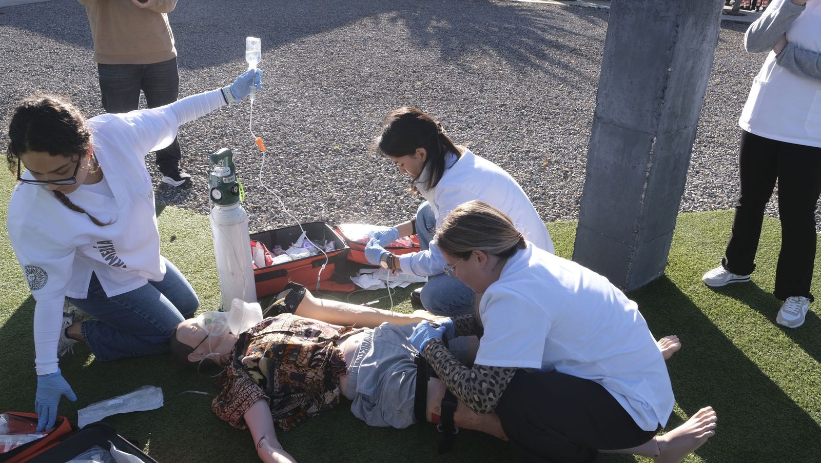 La Facultad de Ciencias de la Salud de la UAL suma a sus instalaciones una ambulancia didáctica