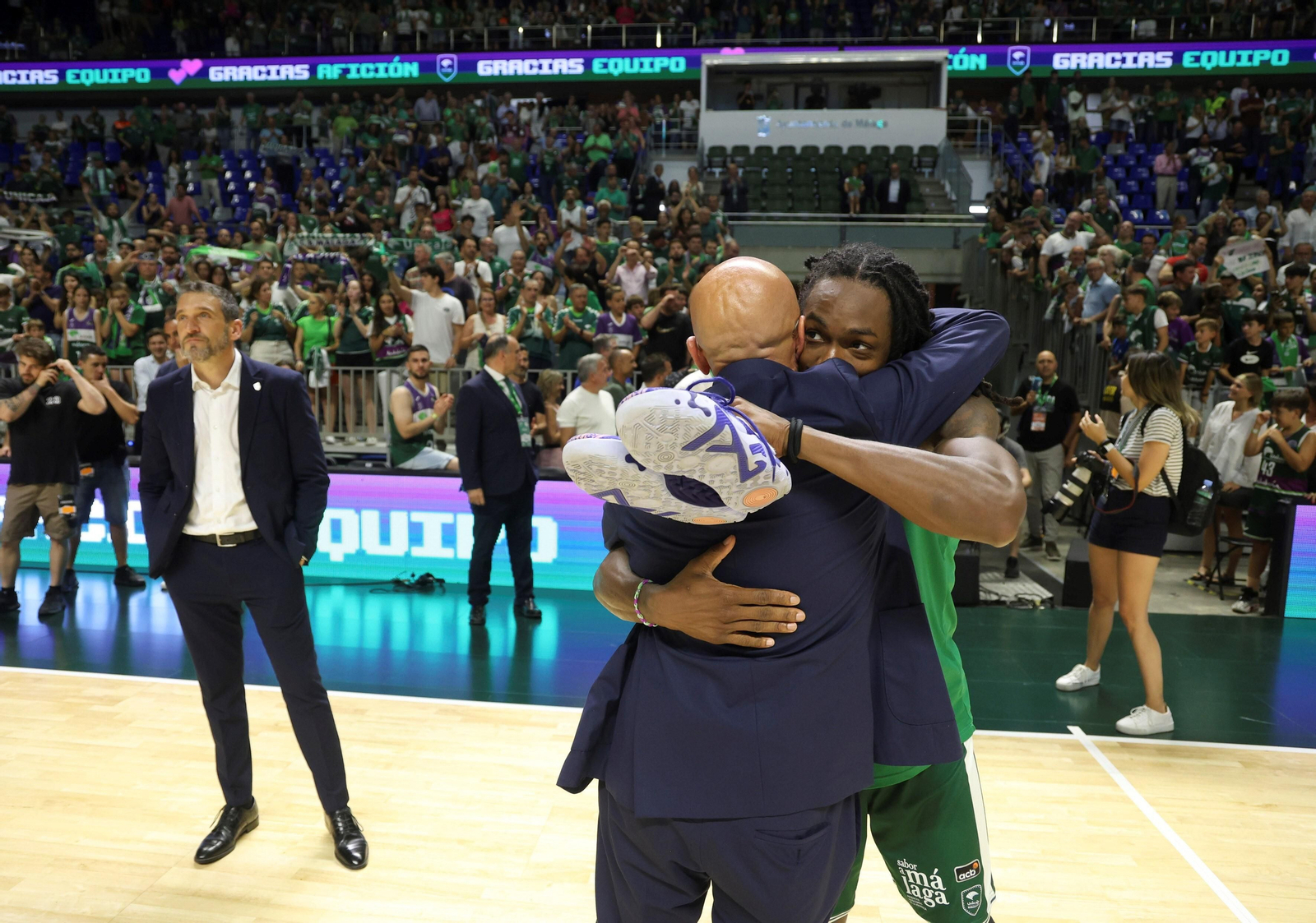 López Nieto, con Perry.