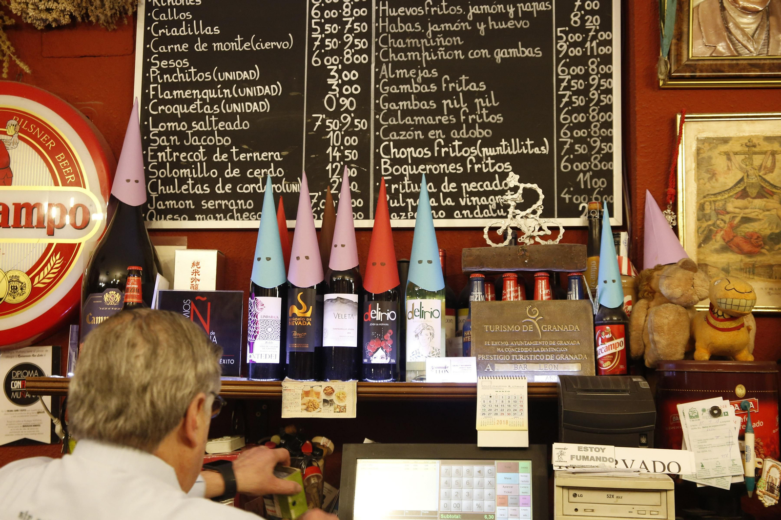 Los mejores bares cofrades para vivir la Semana Santa de Granada (a pesar de la lluvia)
