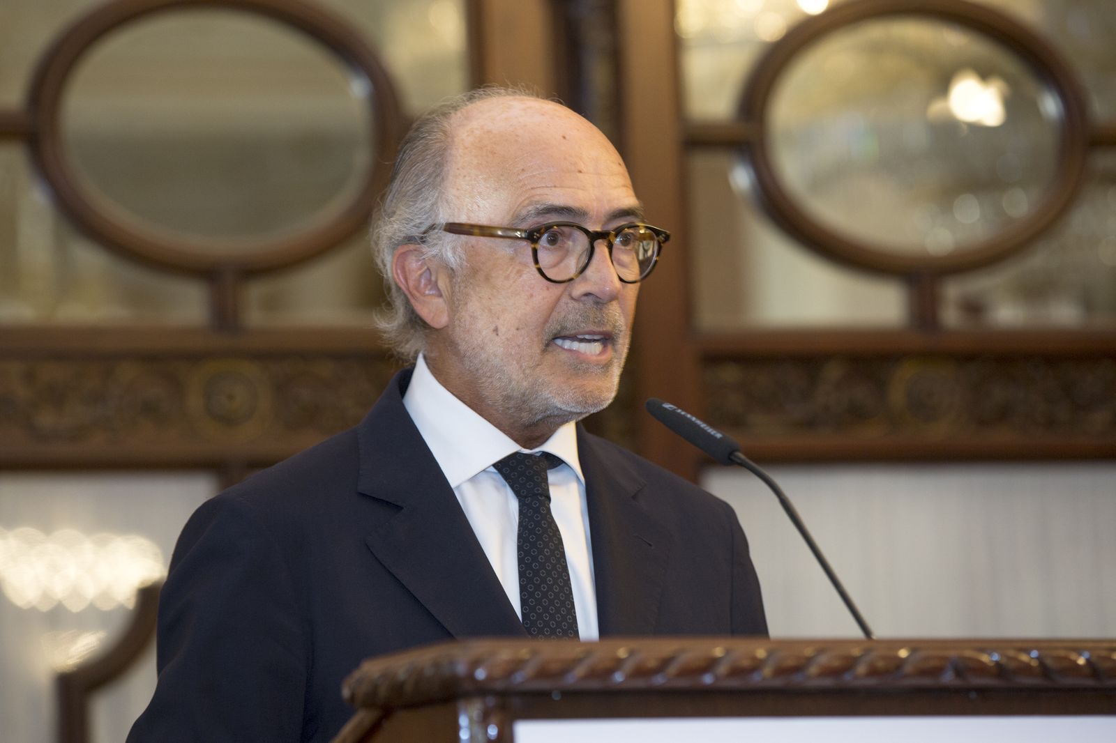 Las imágenes de la entrega de la Beca Manuel Olivencia