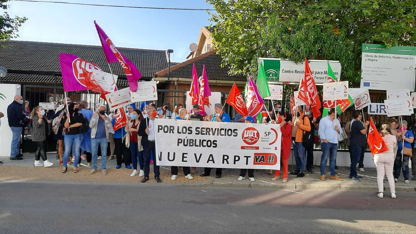 Concentración en la Residencia Mixta del Parque Figueroa.