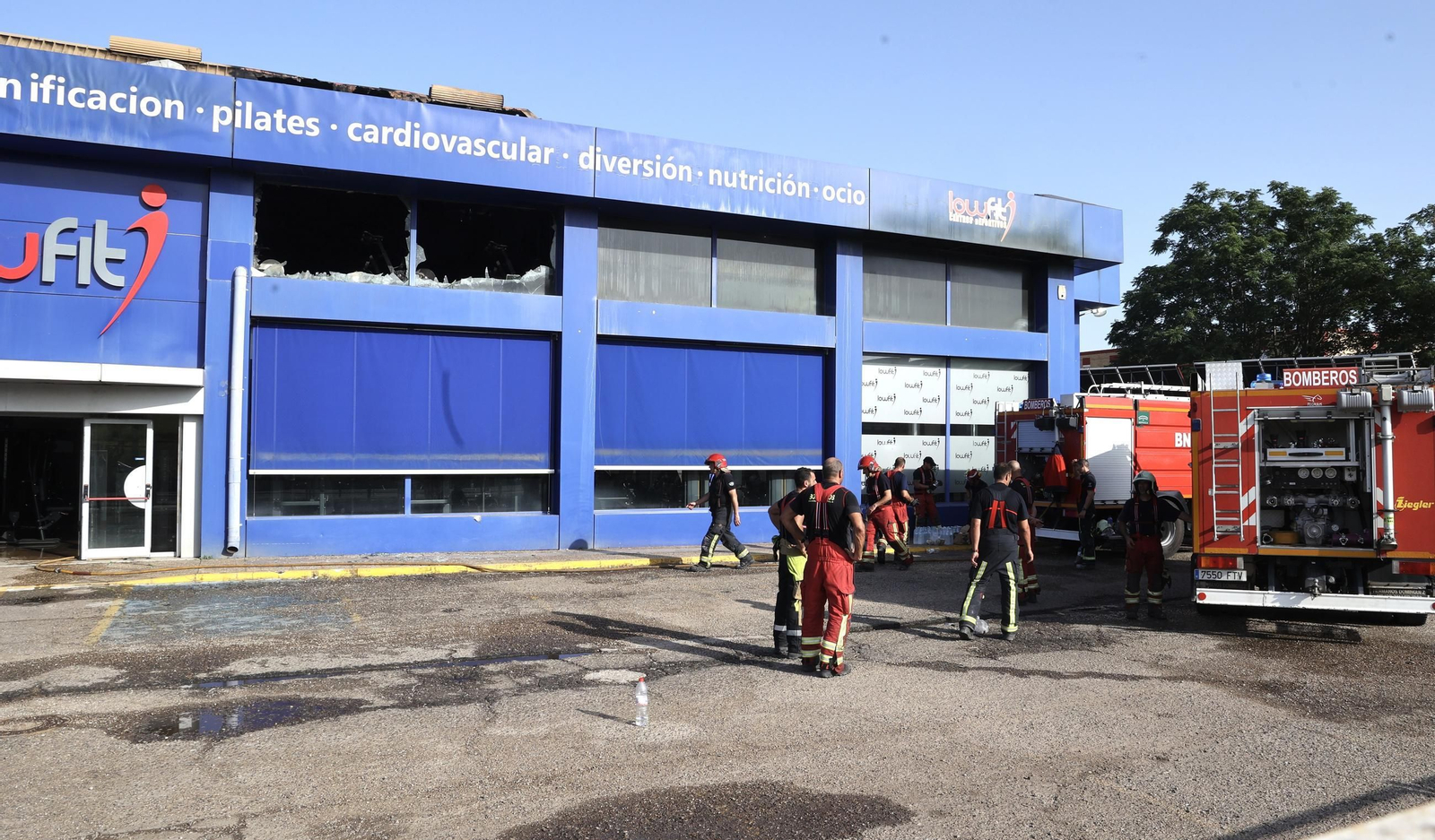 Incendio en el gimnasio Lowfit de Castilleja de la Cuesta