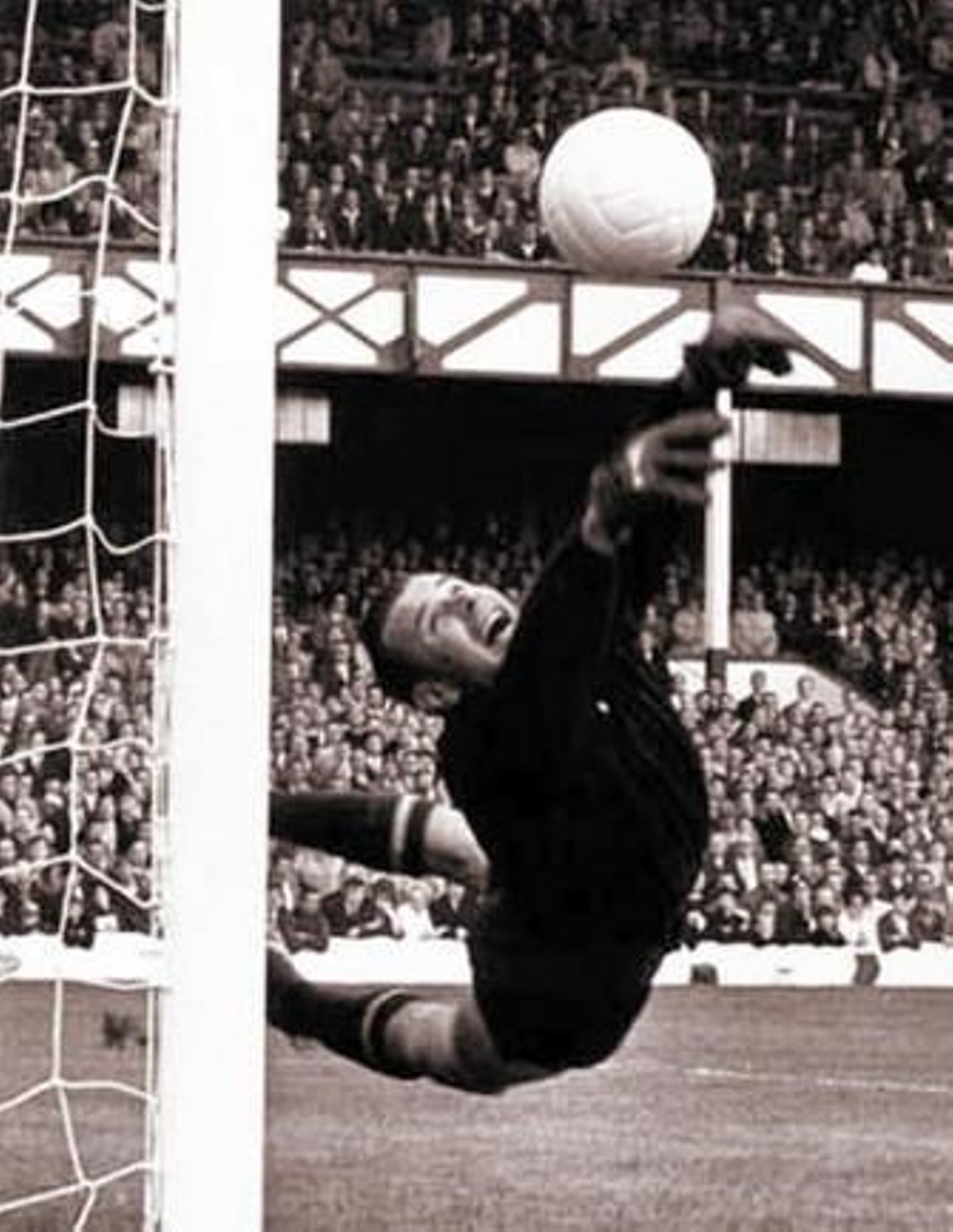 Una parada de Lev Yashin, 'La Araña Negra', único portero Balón de Oro.