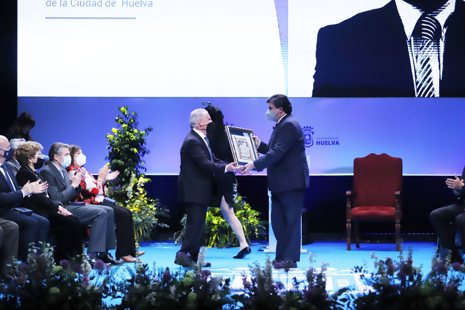 Imágenes de la entrega de Hijo Predilecto y de Hijos Adoptivos de Huelva